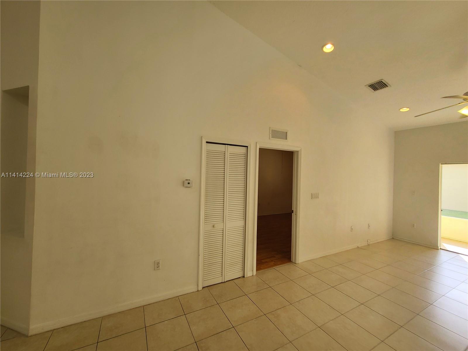 1174 NE 32nd Ter # 0