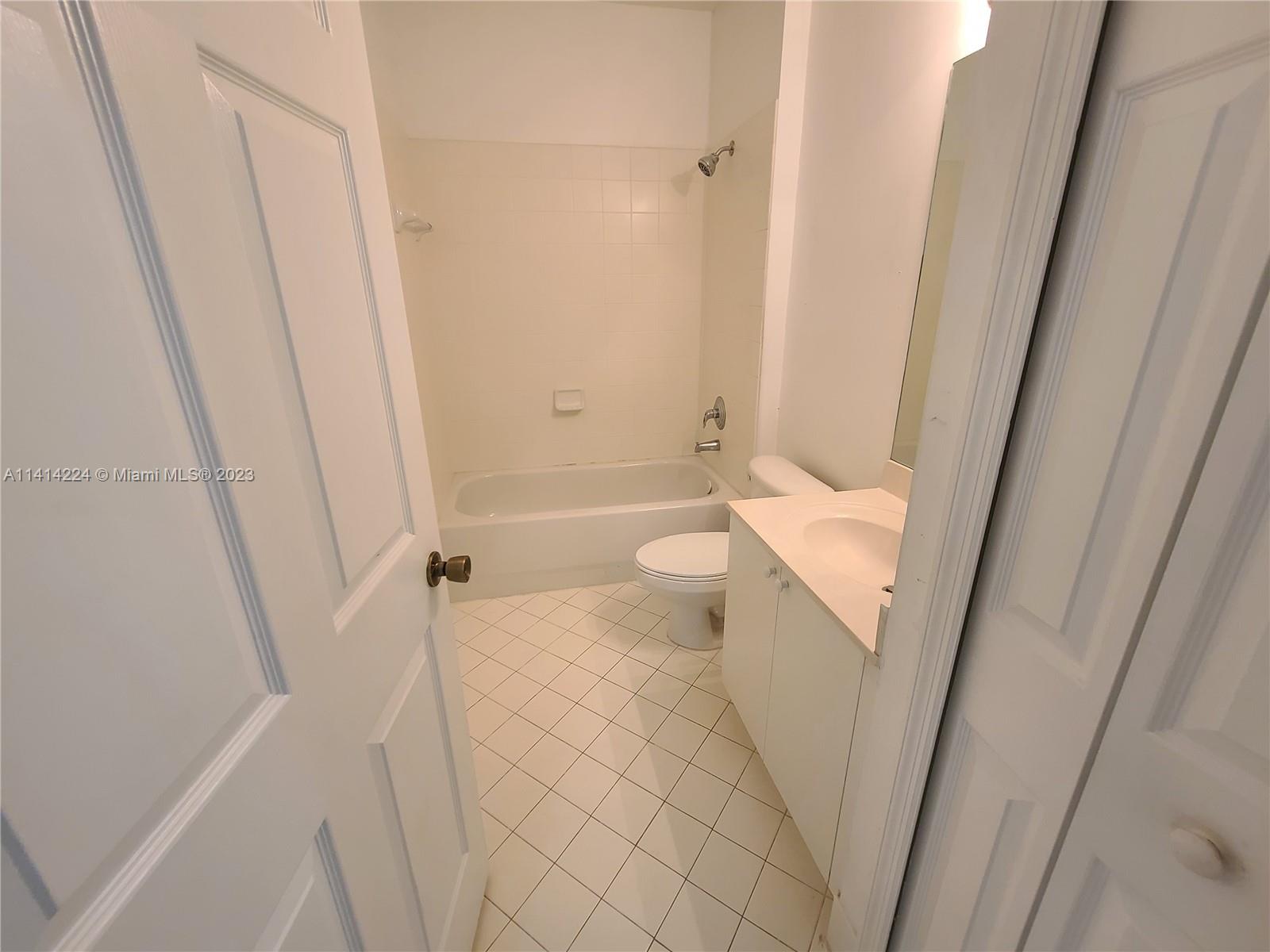 1174 NE 32nd Ter # 0