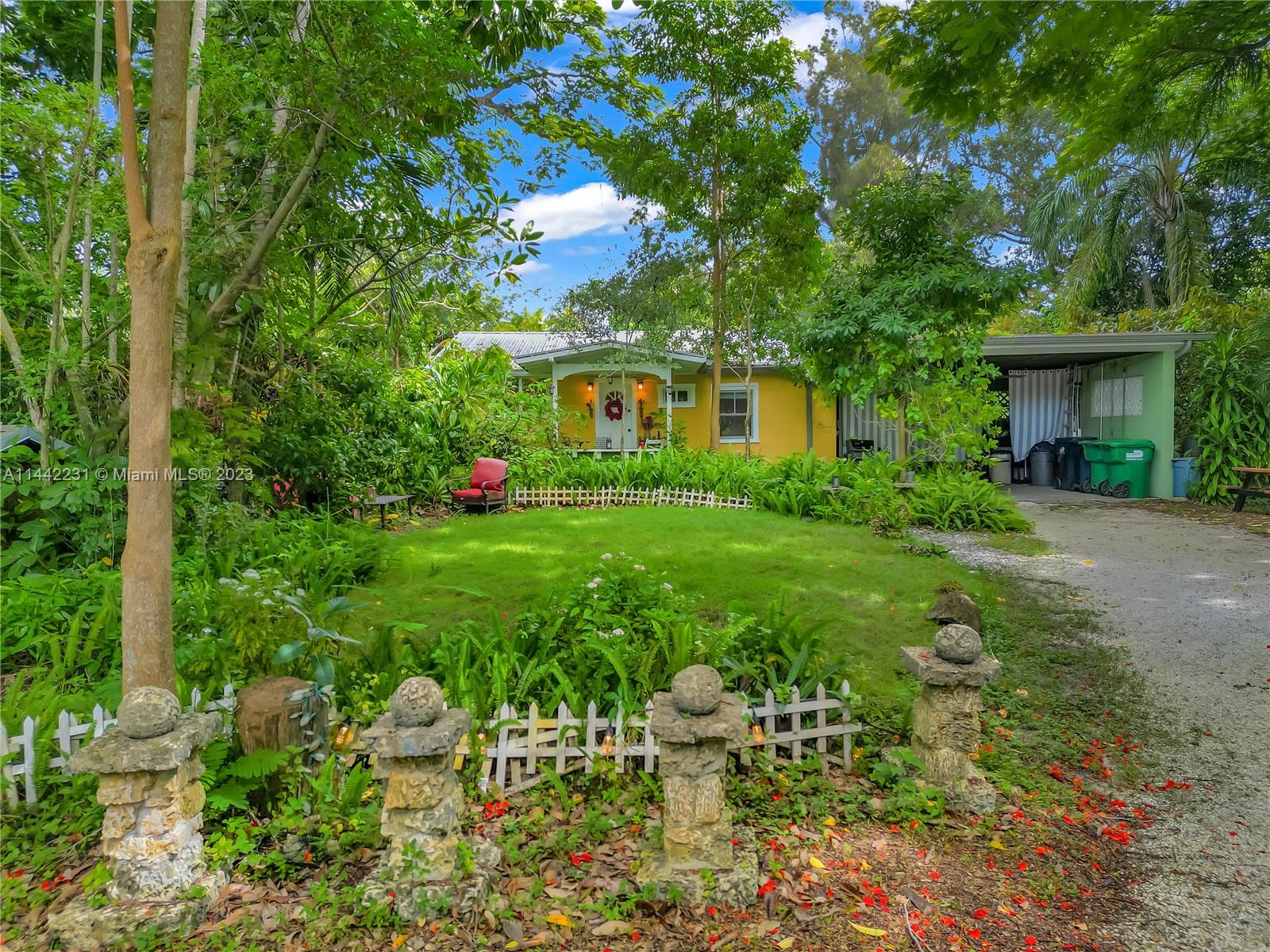7997 SW 98th Ter