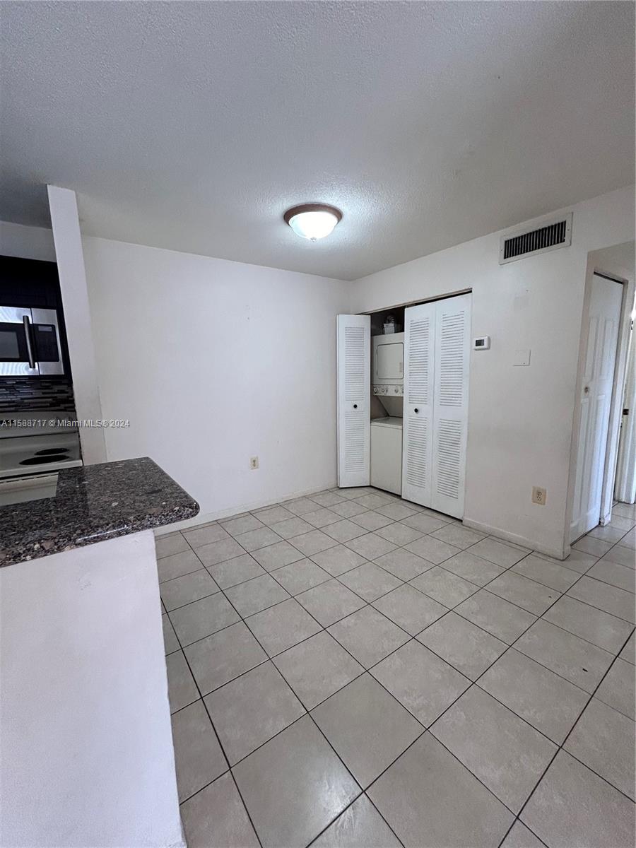 15630 SW 80th St # 305 Unit: I-305