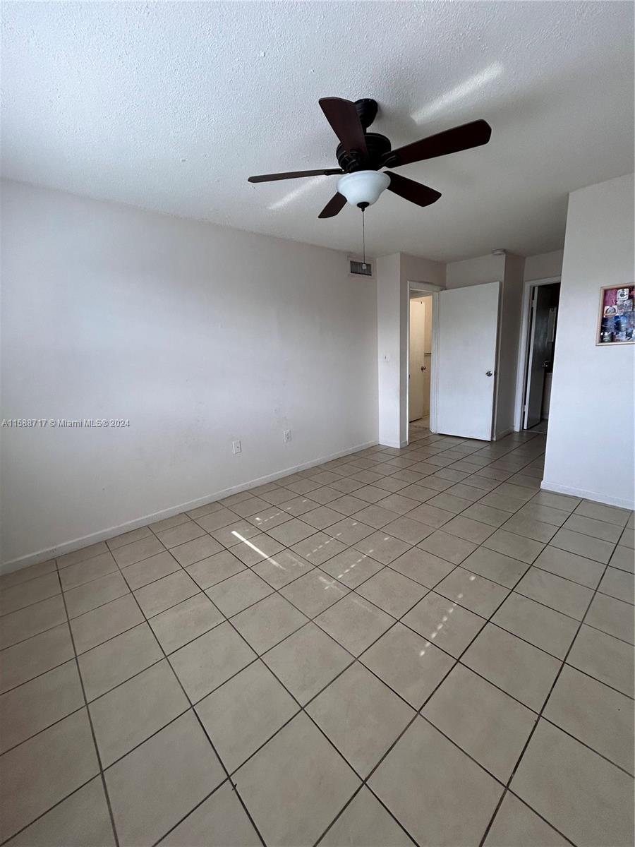 15630 SW 80th St # 305 Unit: I-305