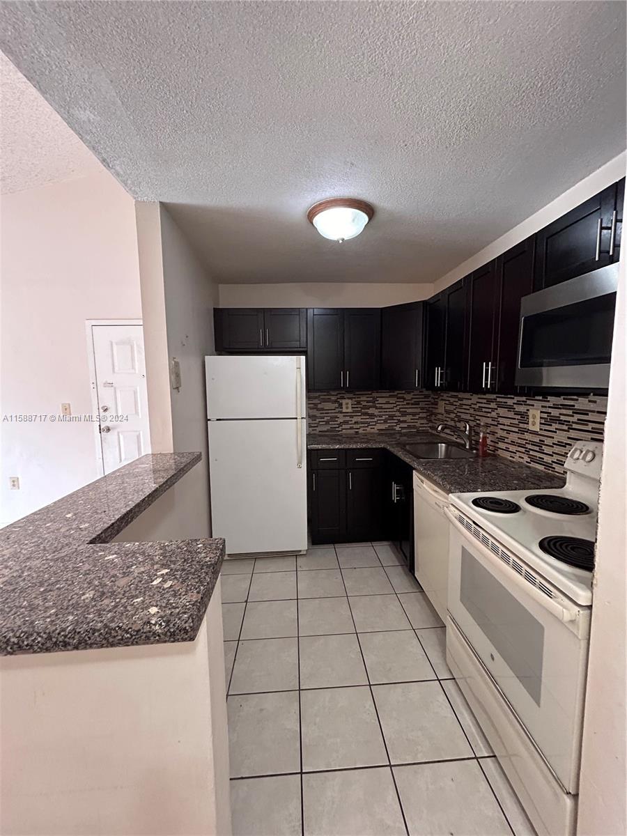 15630 SW 80th St # 305 Unit: I-305