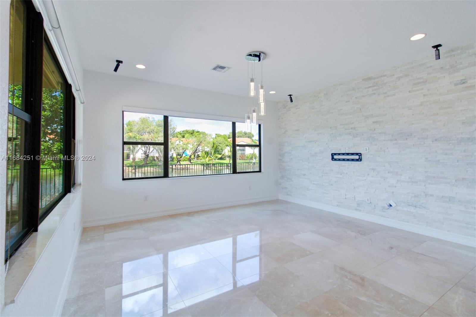11865 SW 13th Ct