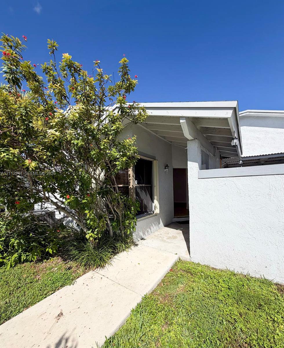 6477 SW 152nd Pl # 77 Unit: 5-77
