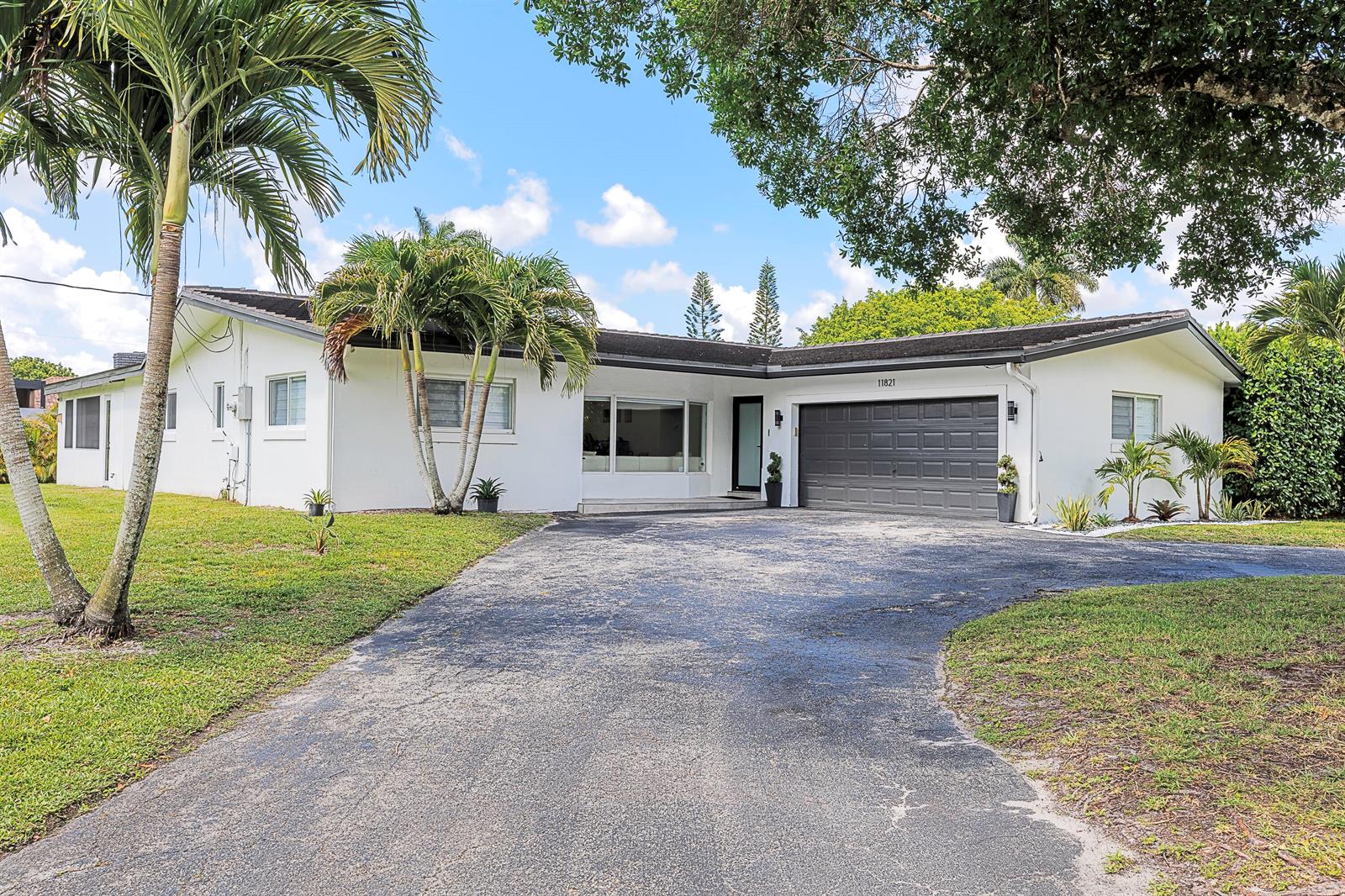 11821 NW 6th Court