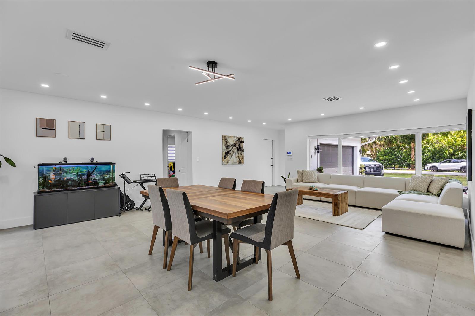 11821 NW 6th Court