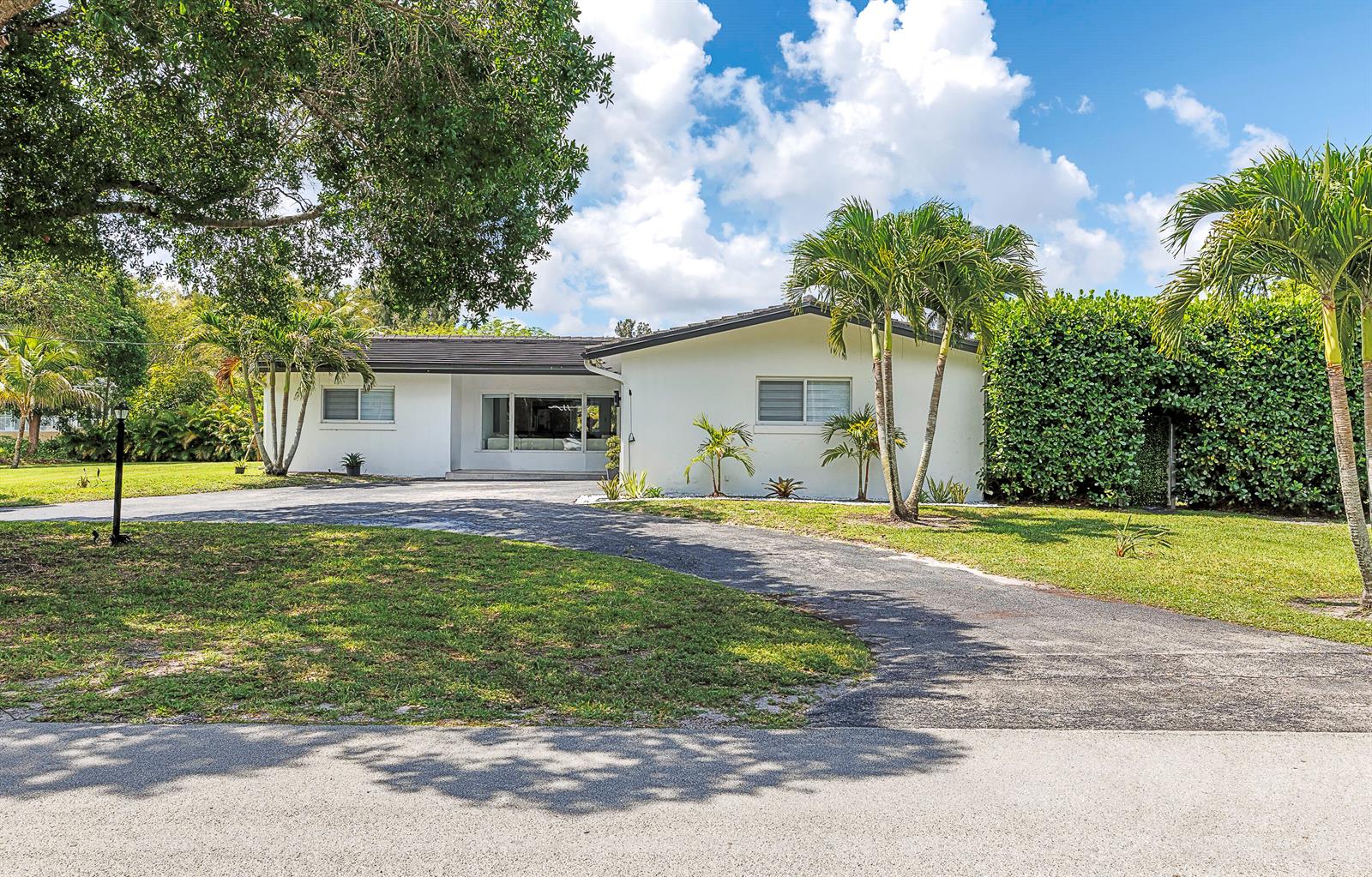 11821 NW 6th Court