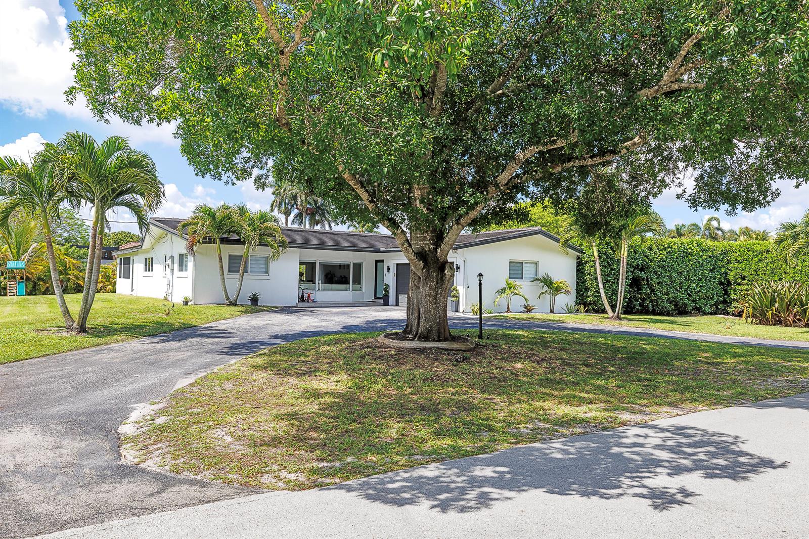 11821 NW 6th Court