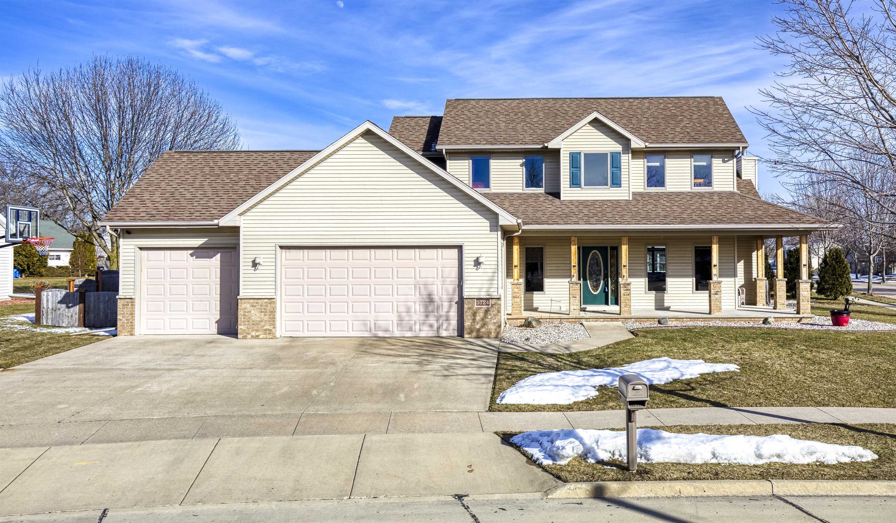 3724 S HAMPTON Court
