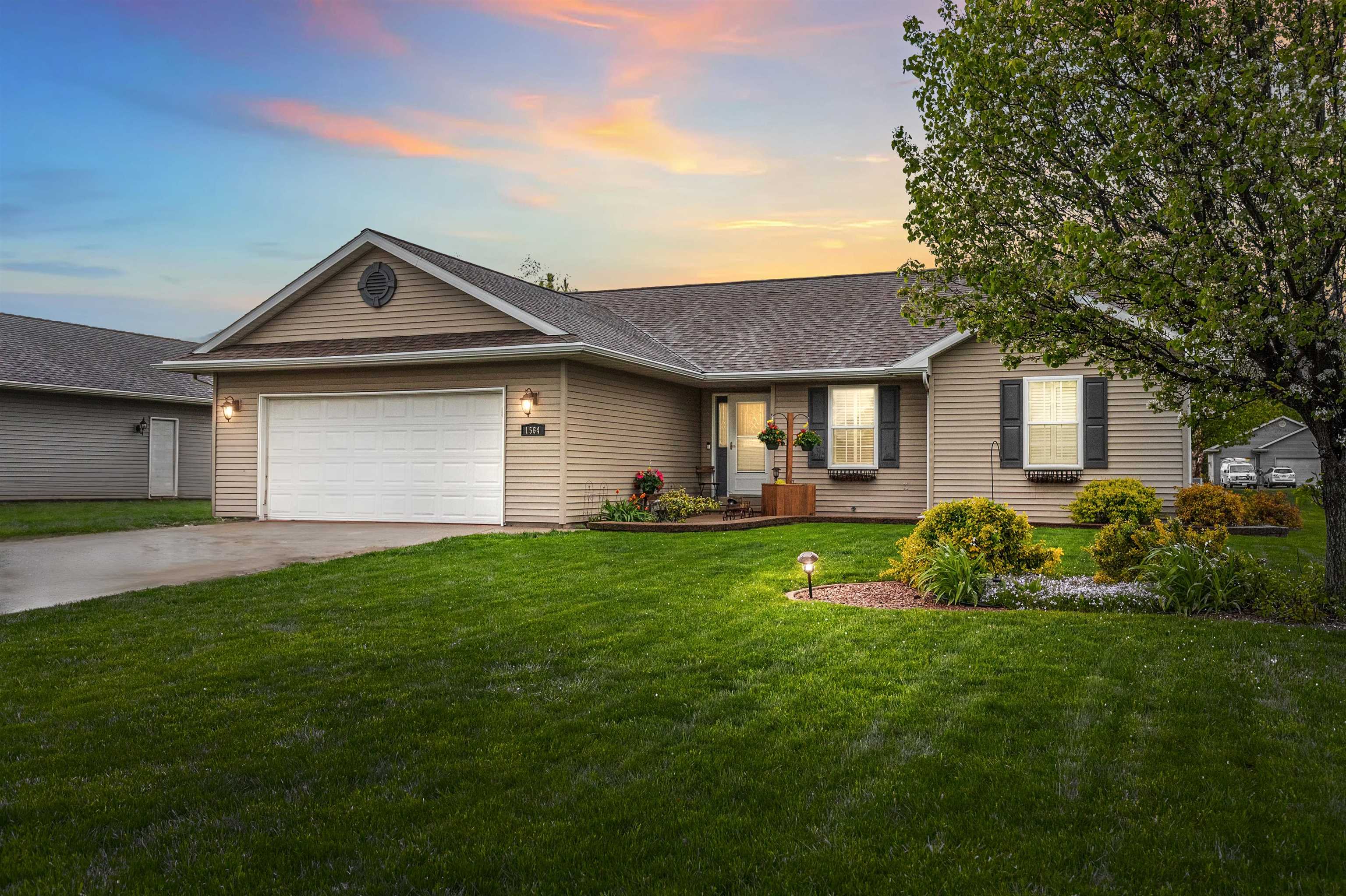 1564 MEADOW FLOWER Court