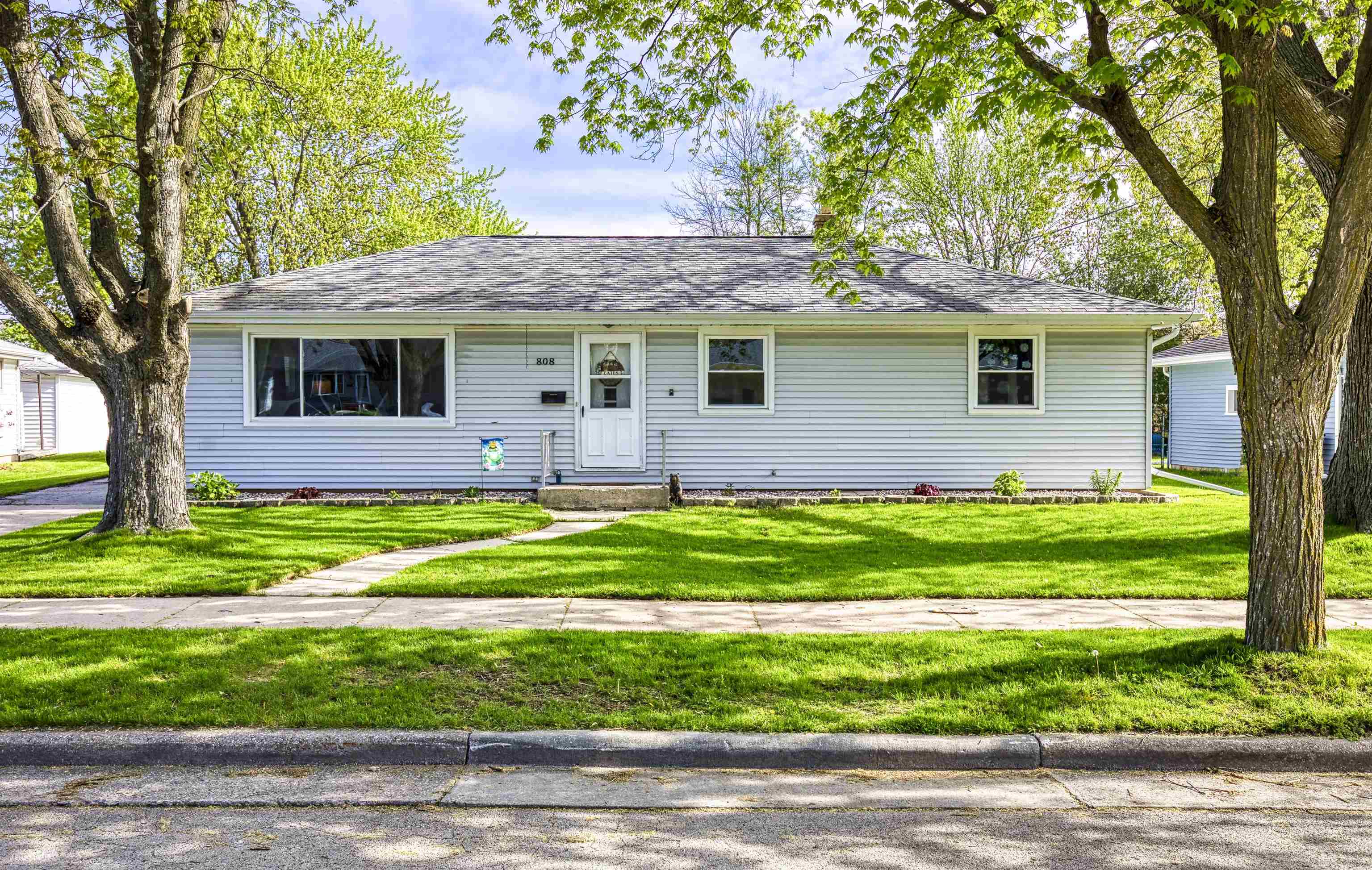 808 E HARDING Drive