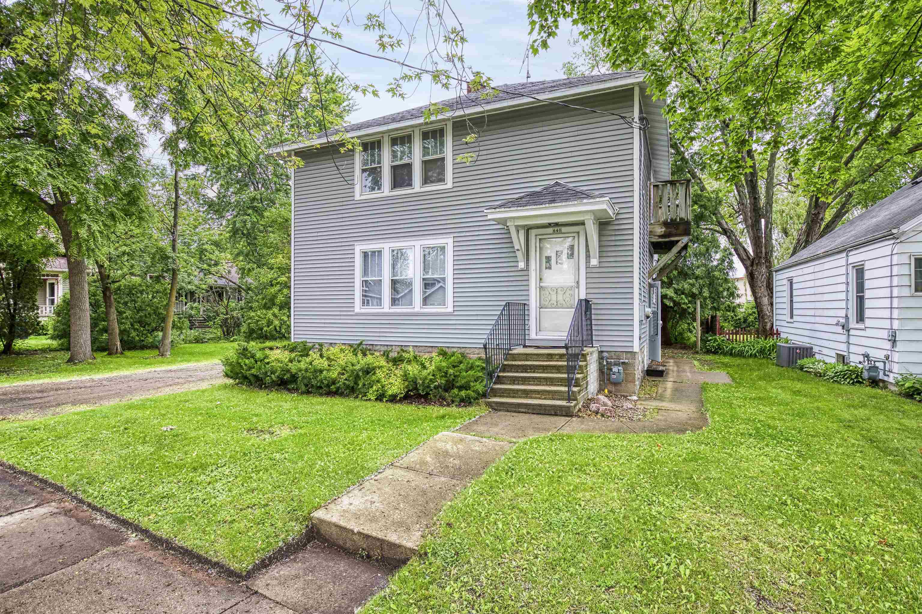 640 W 4TH Avenue