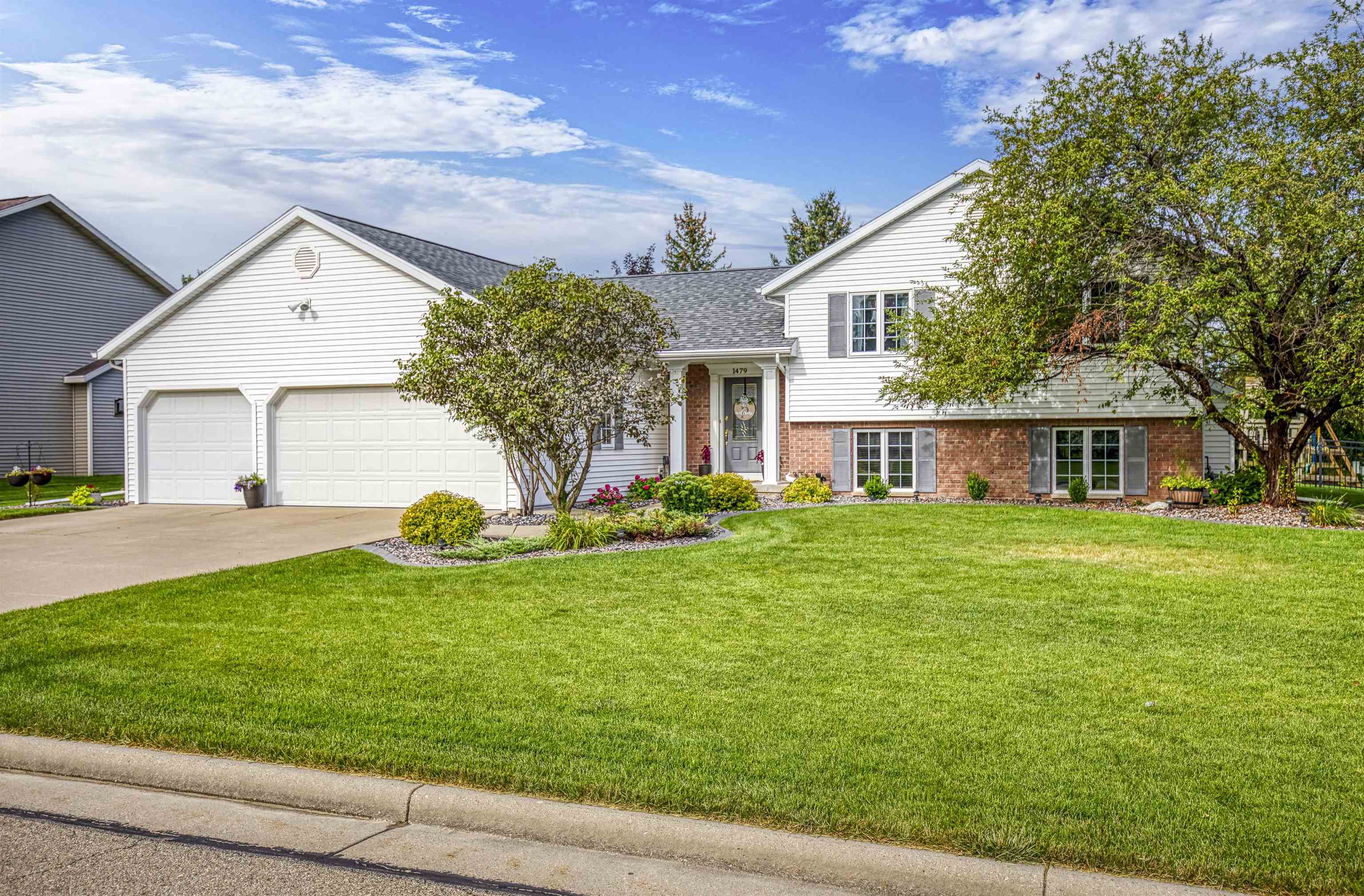 1479 WHITETAIL Drive