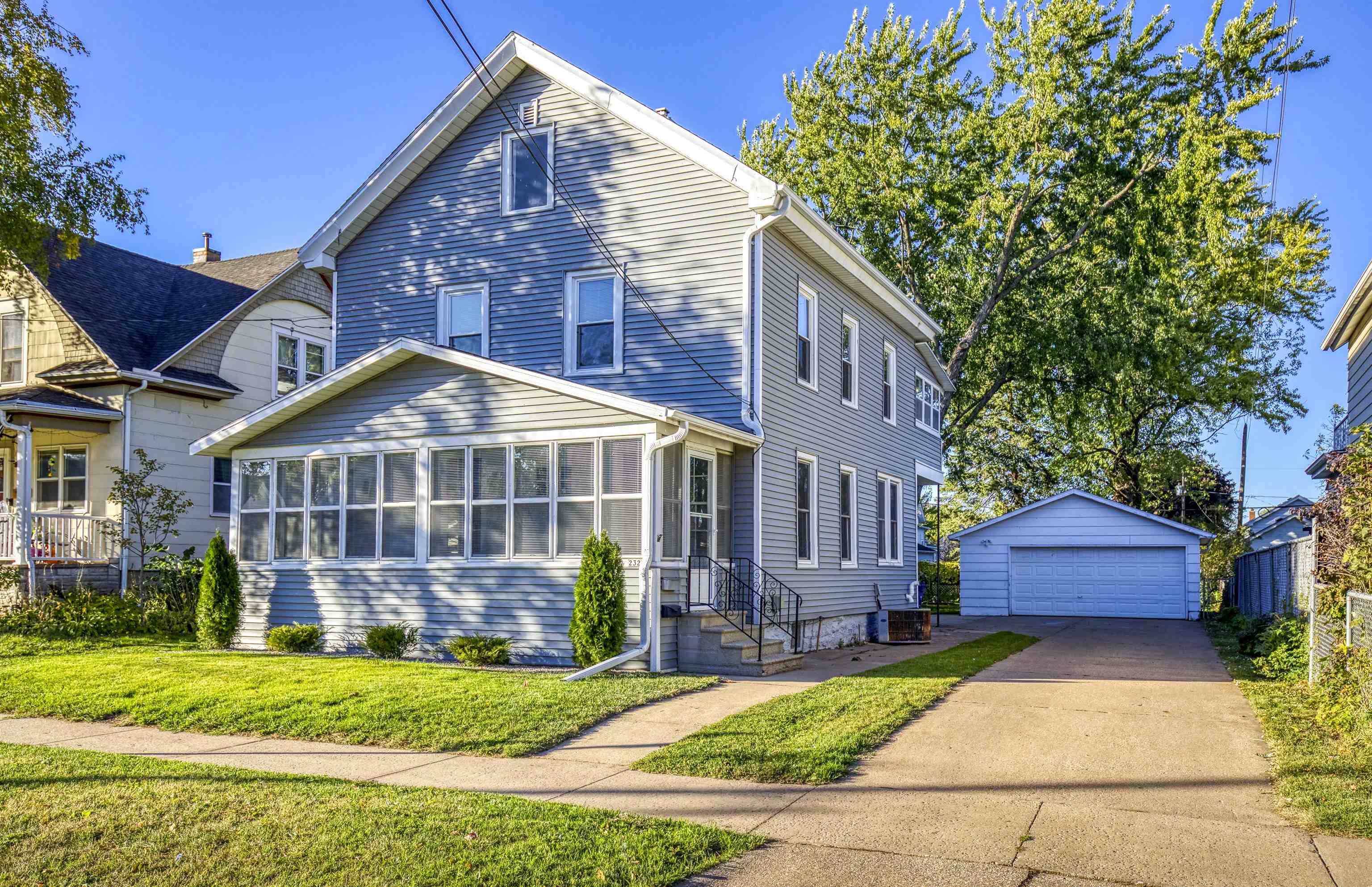 232 W 16TH Avenue