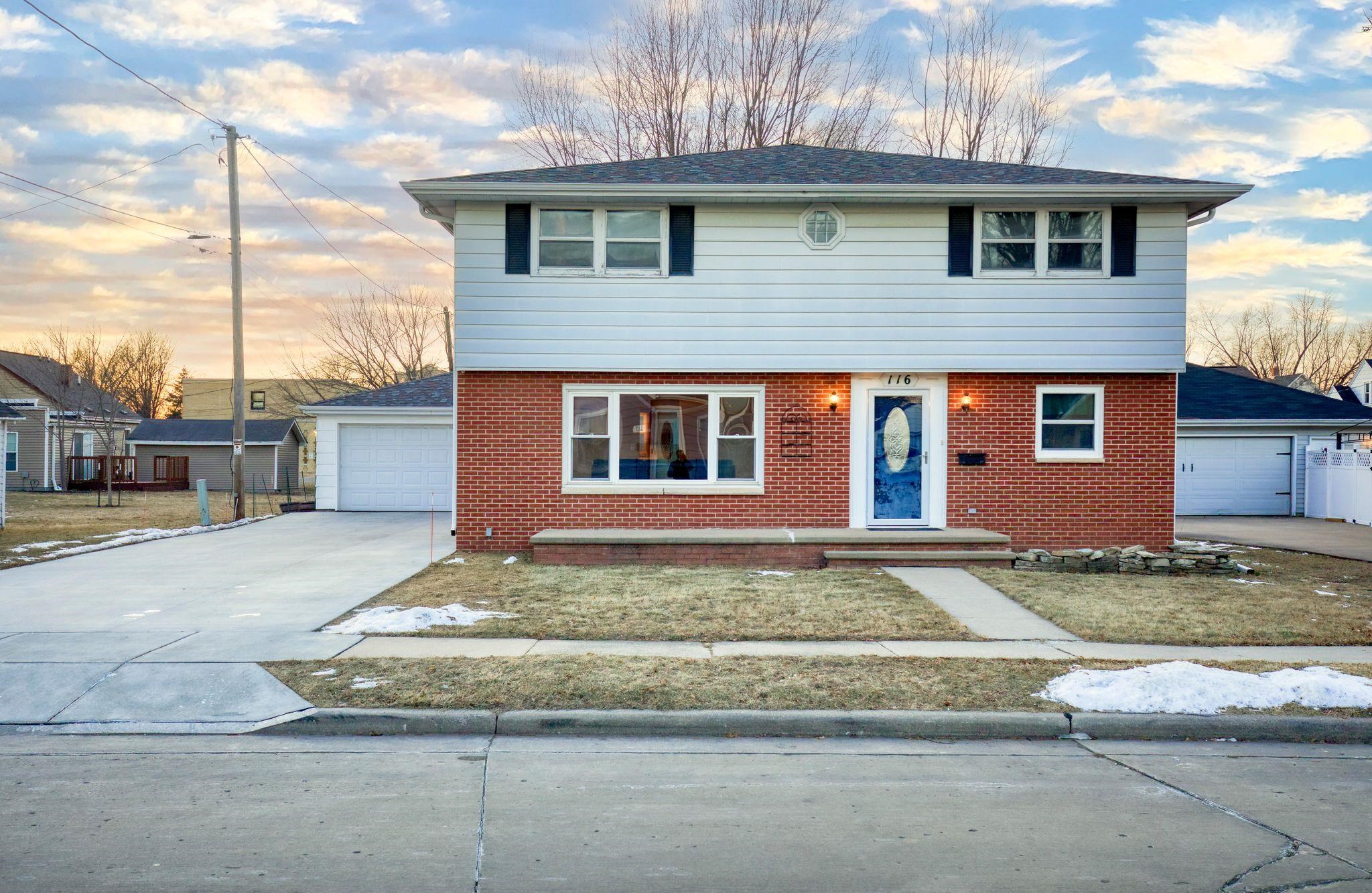 116 N LINCOLN Street