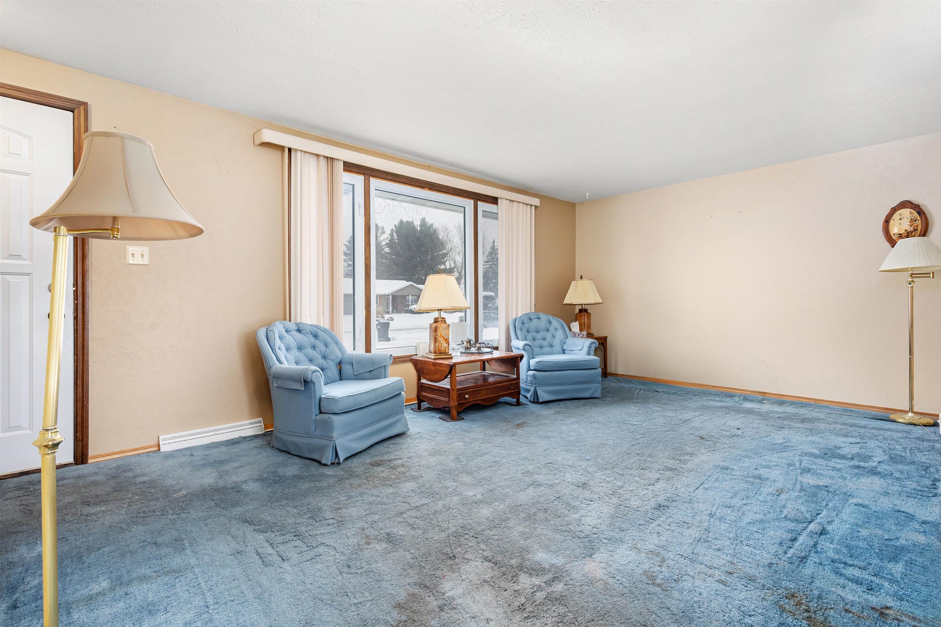 2880 HILLCREST Court
