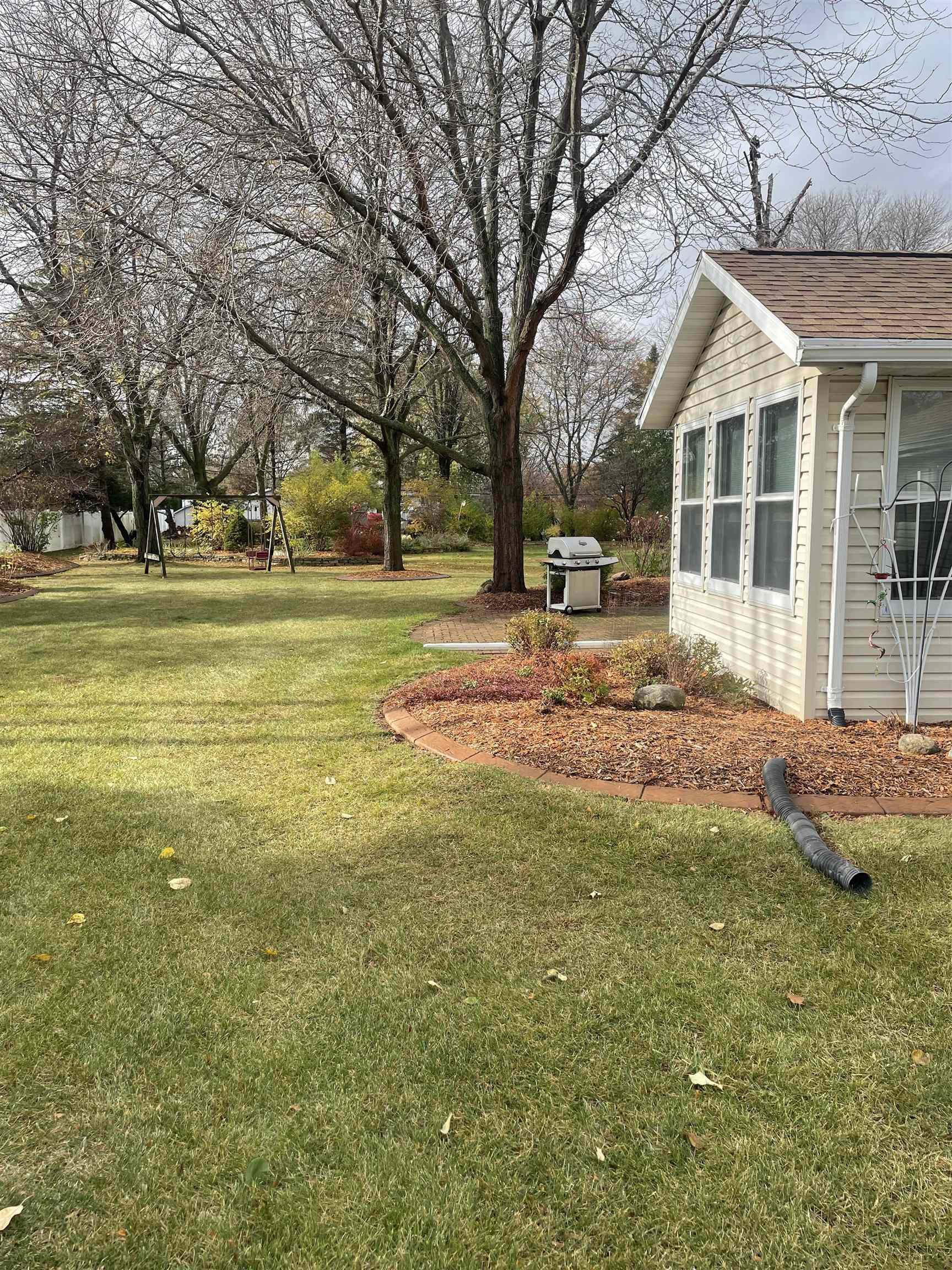 16 W CREEK WATER Court