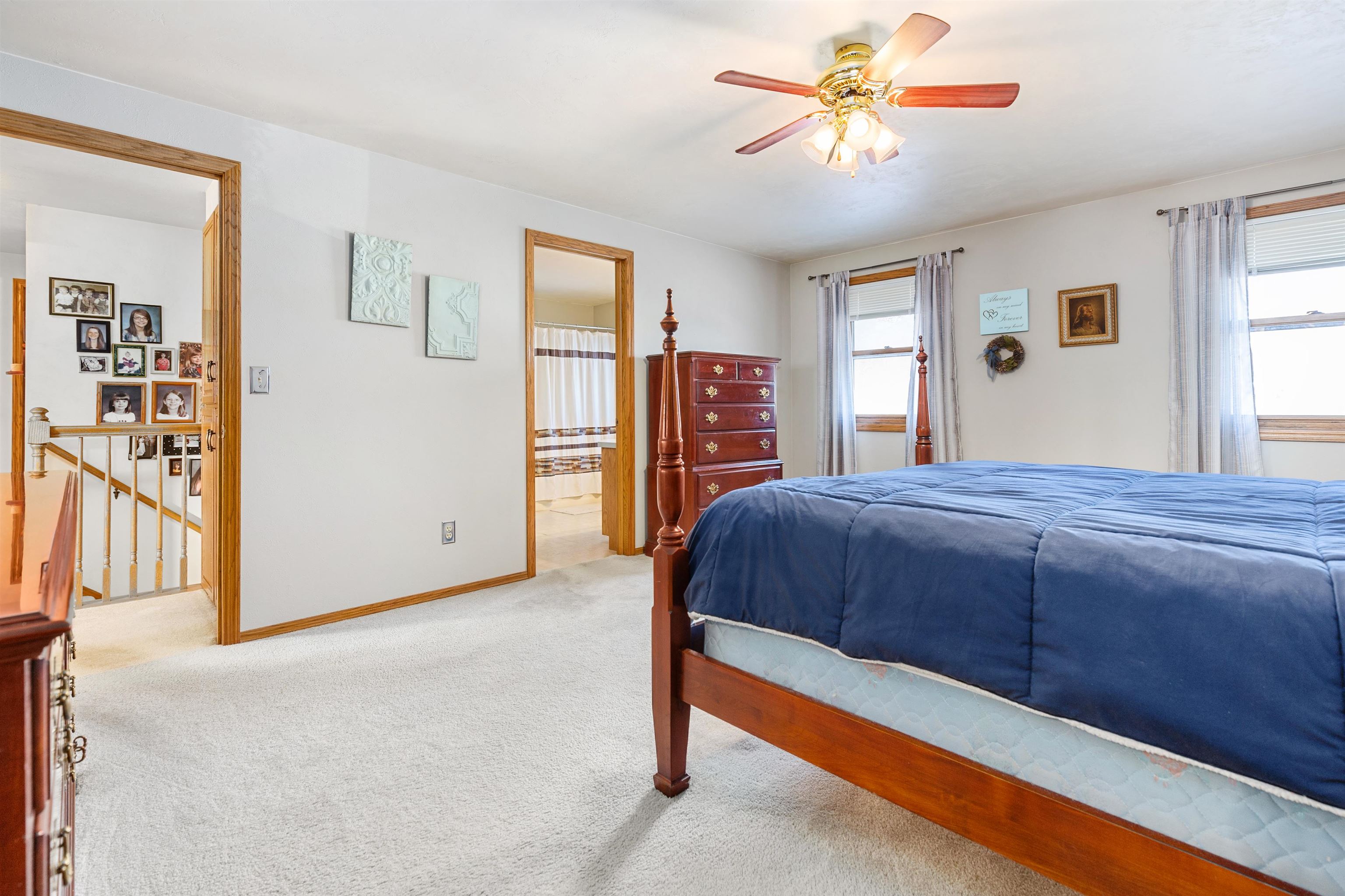 16 W CREEK WATER Court