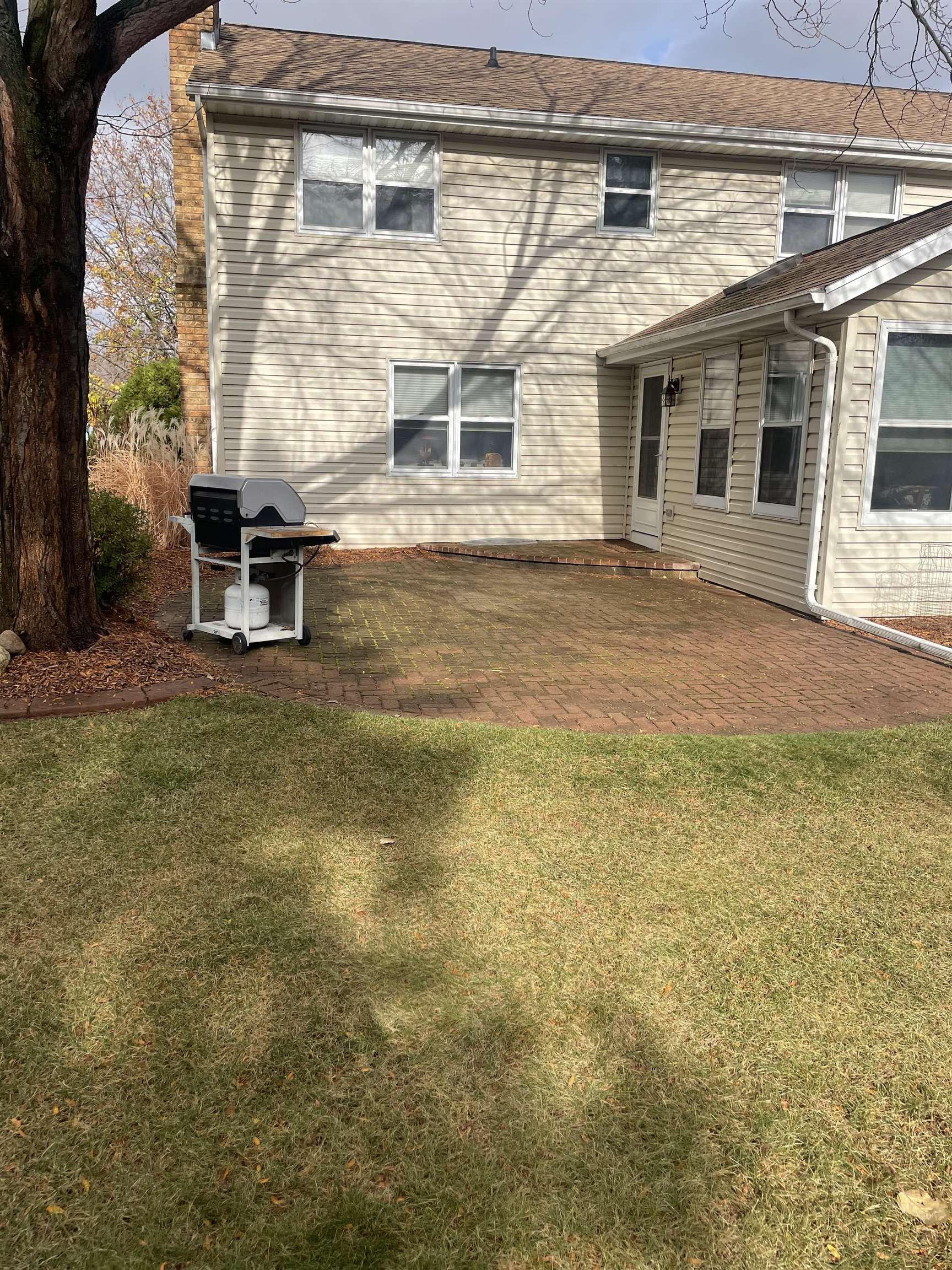 16 W CREEK WATER Court