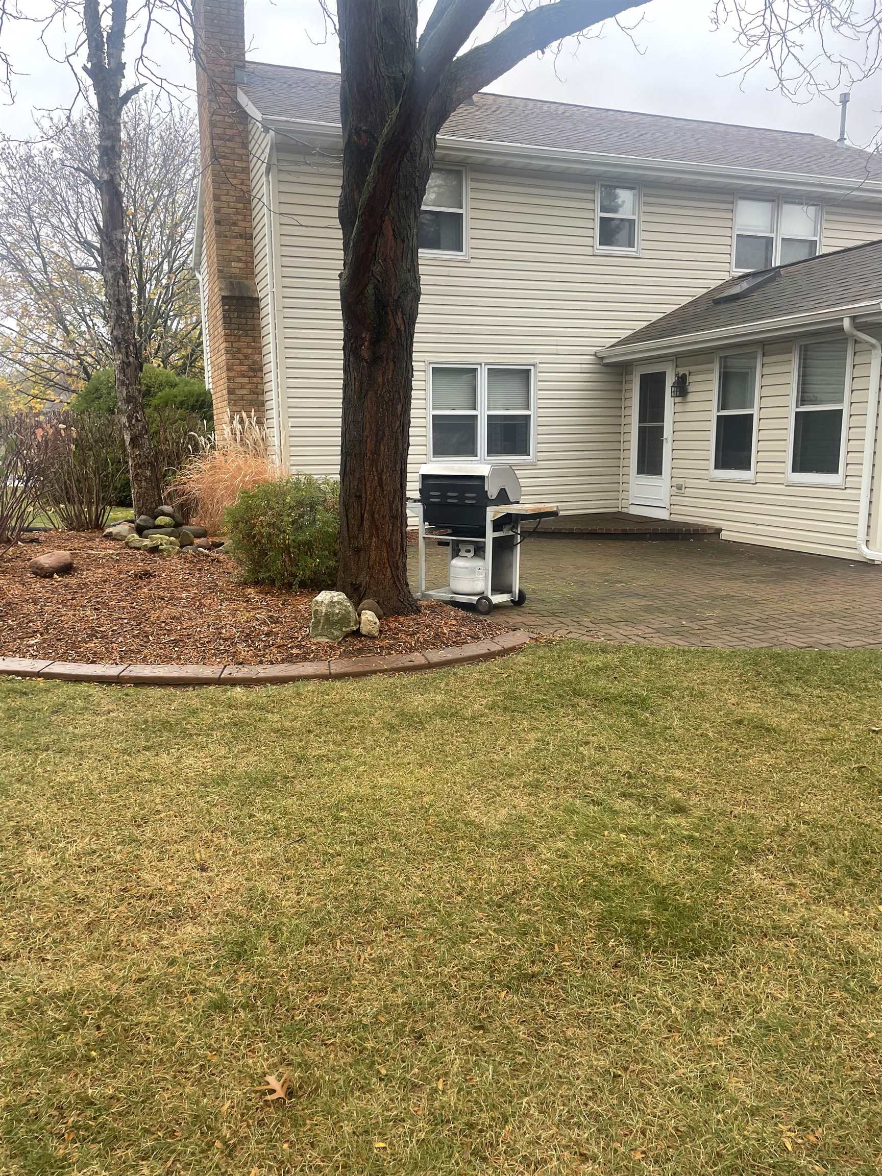 16 W CREEK WATER Court