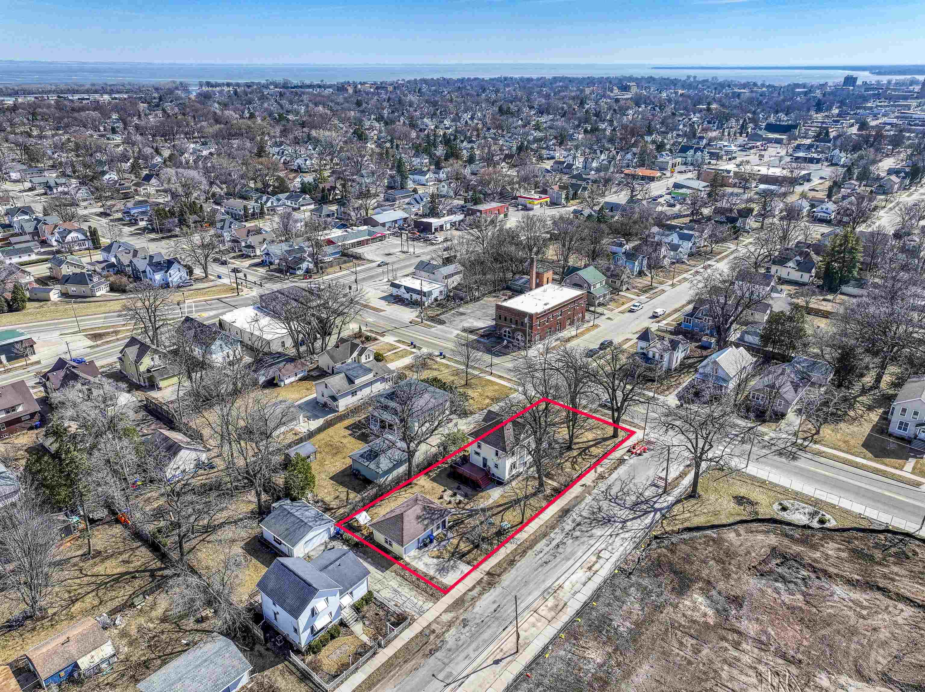 32 W NEW YORK Avenue