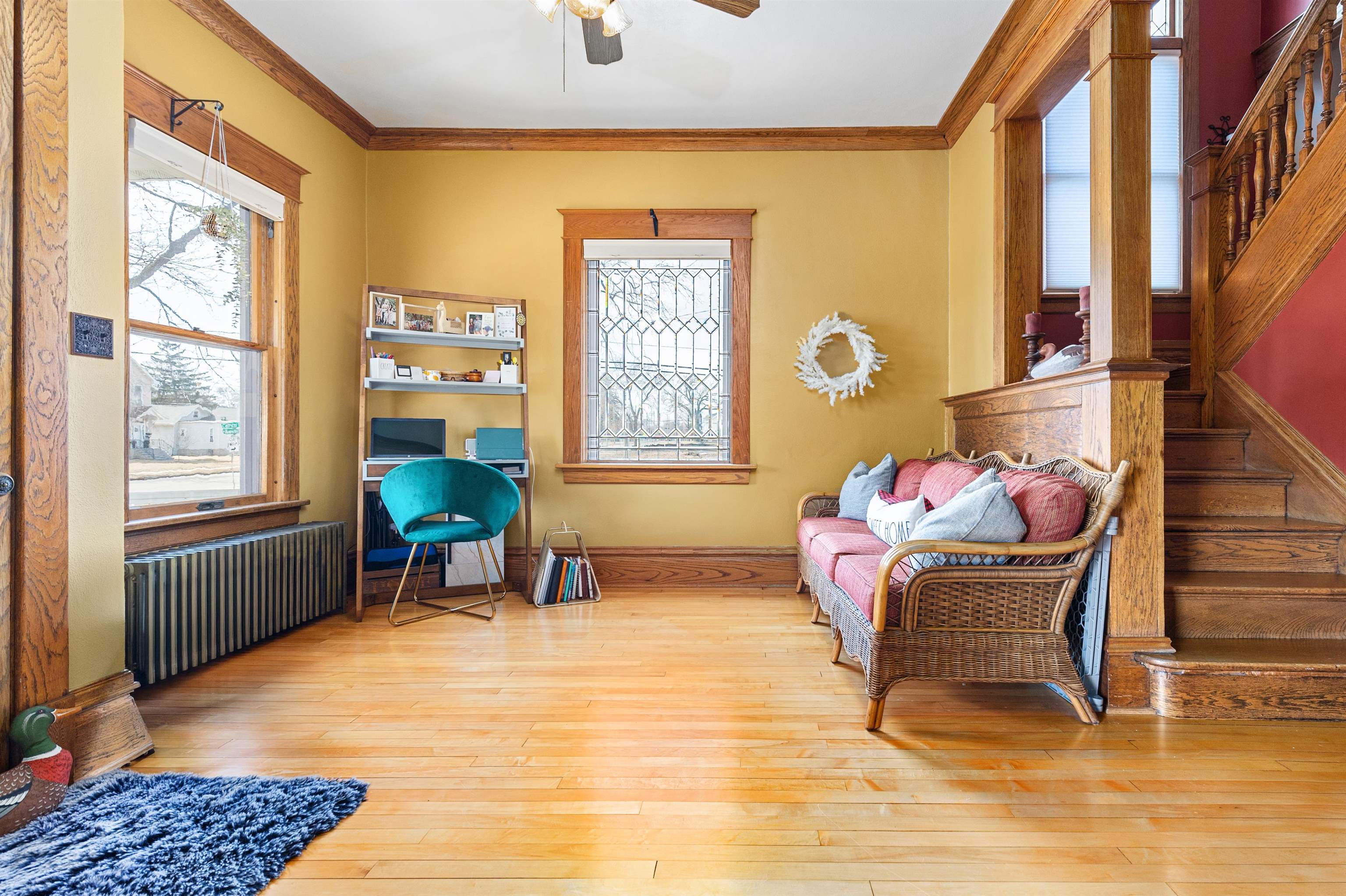 32 W NEW YORK Avenue