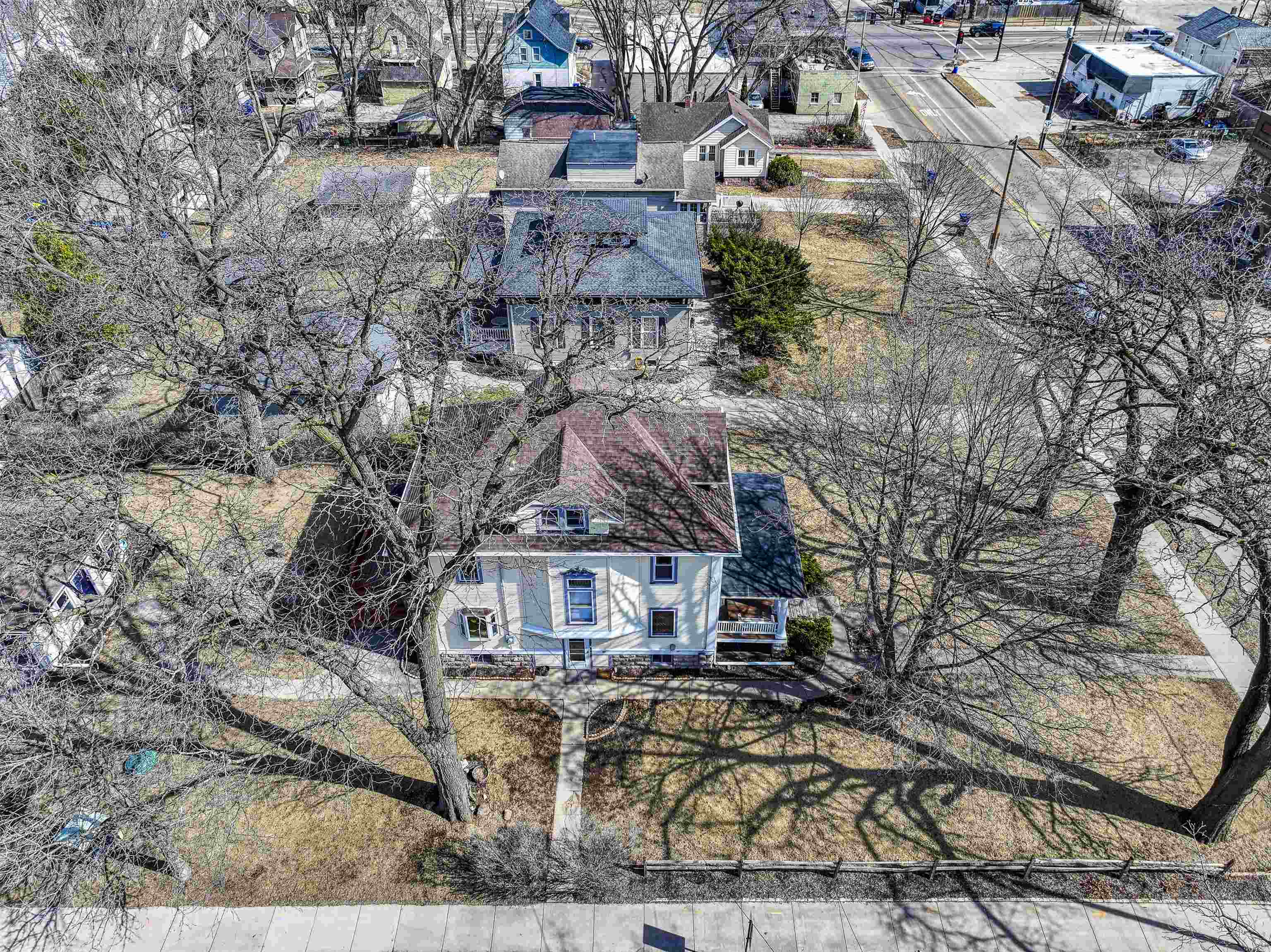 32 W NEW YORK Avenue