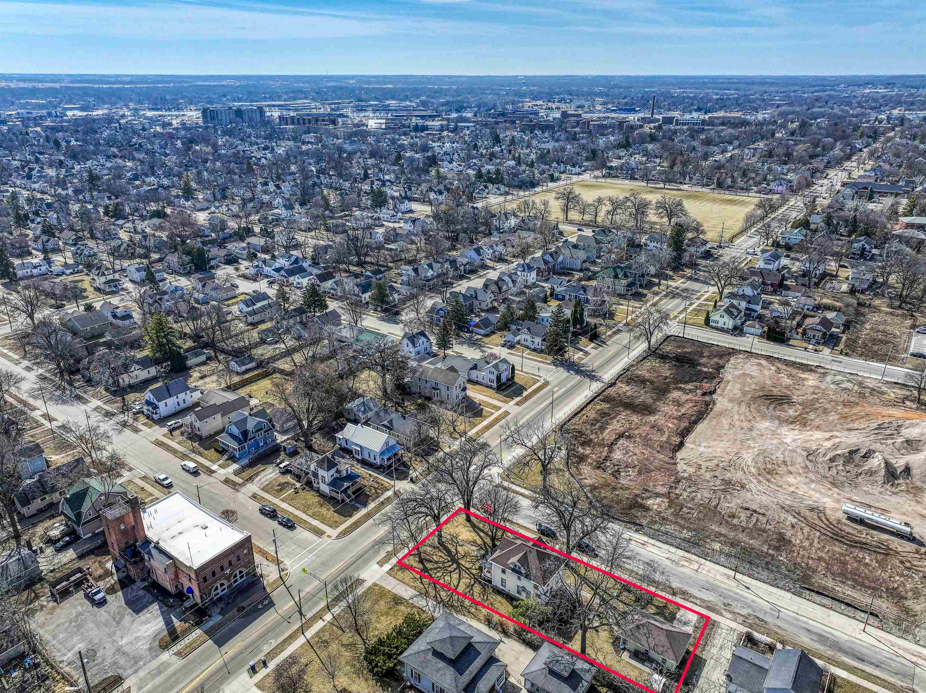 32 W NEW YORK Avenue