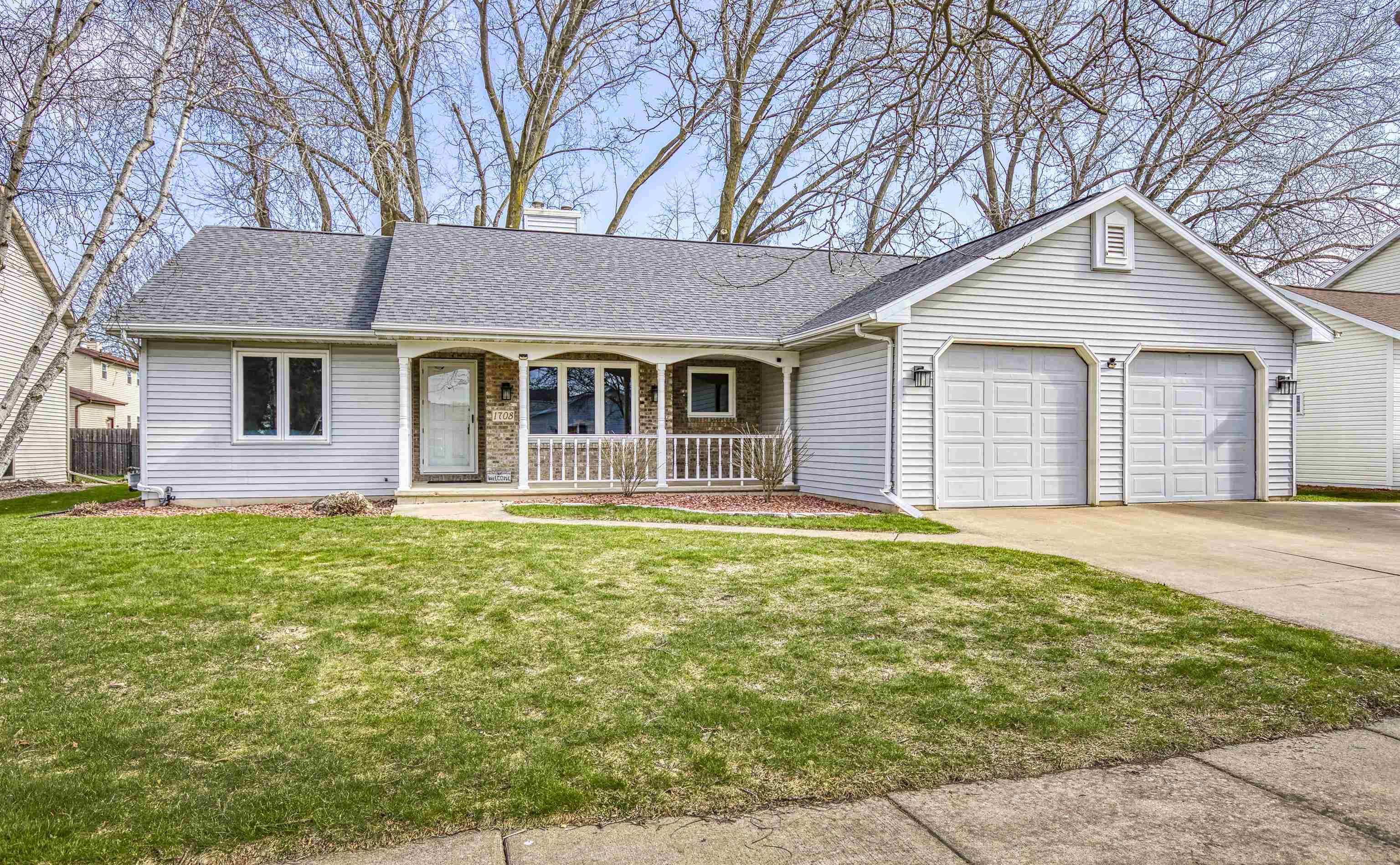 1708 W HOMESTEAD Drive