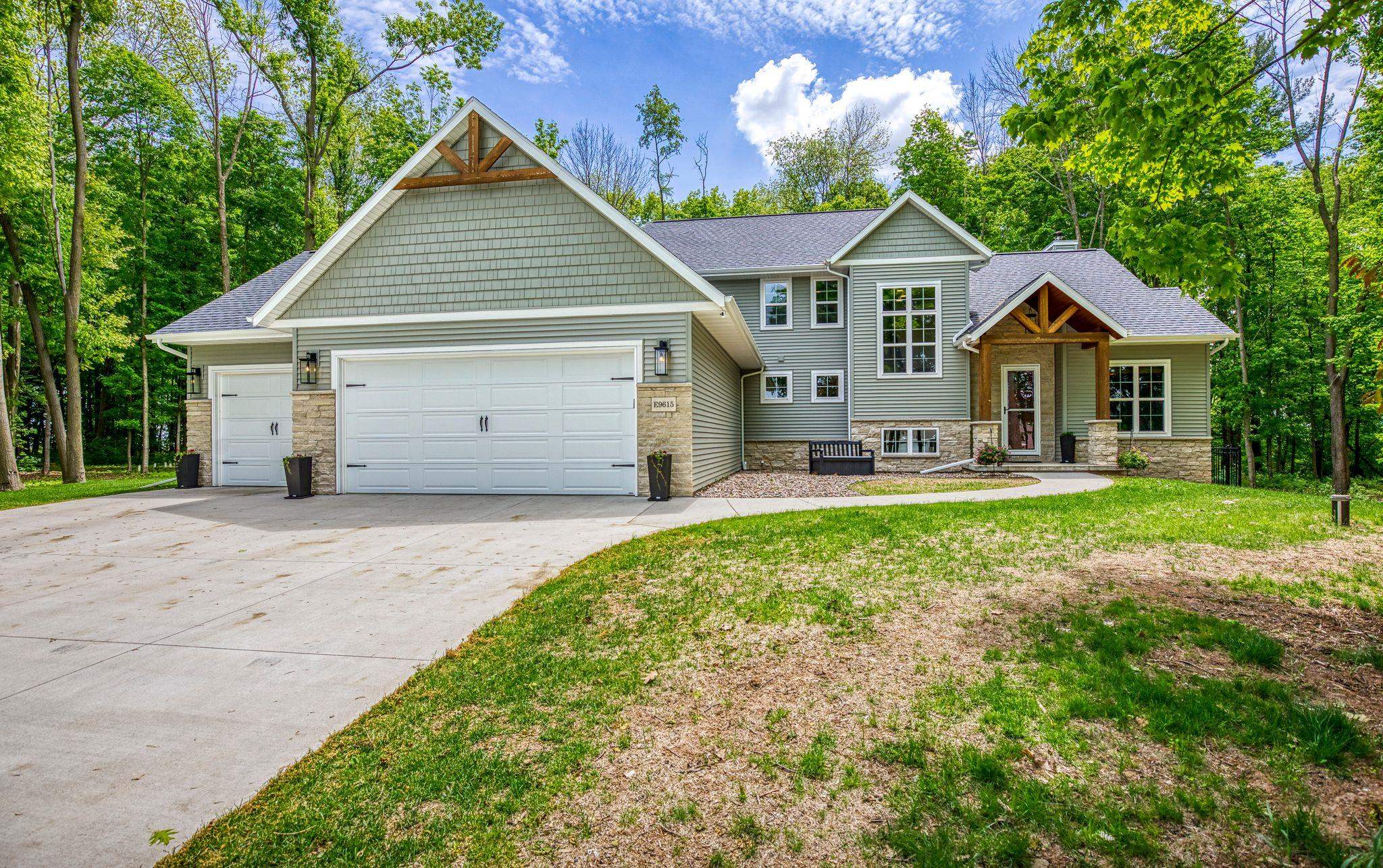 E9615 WOODS EDGE Drive