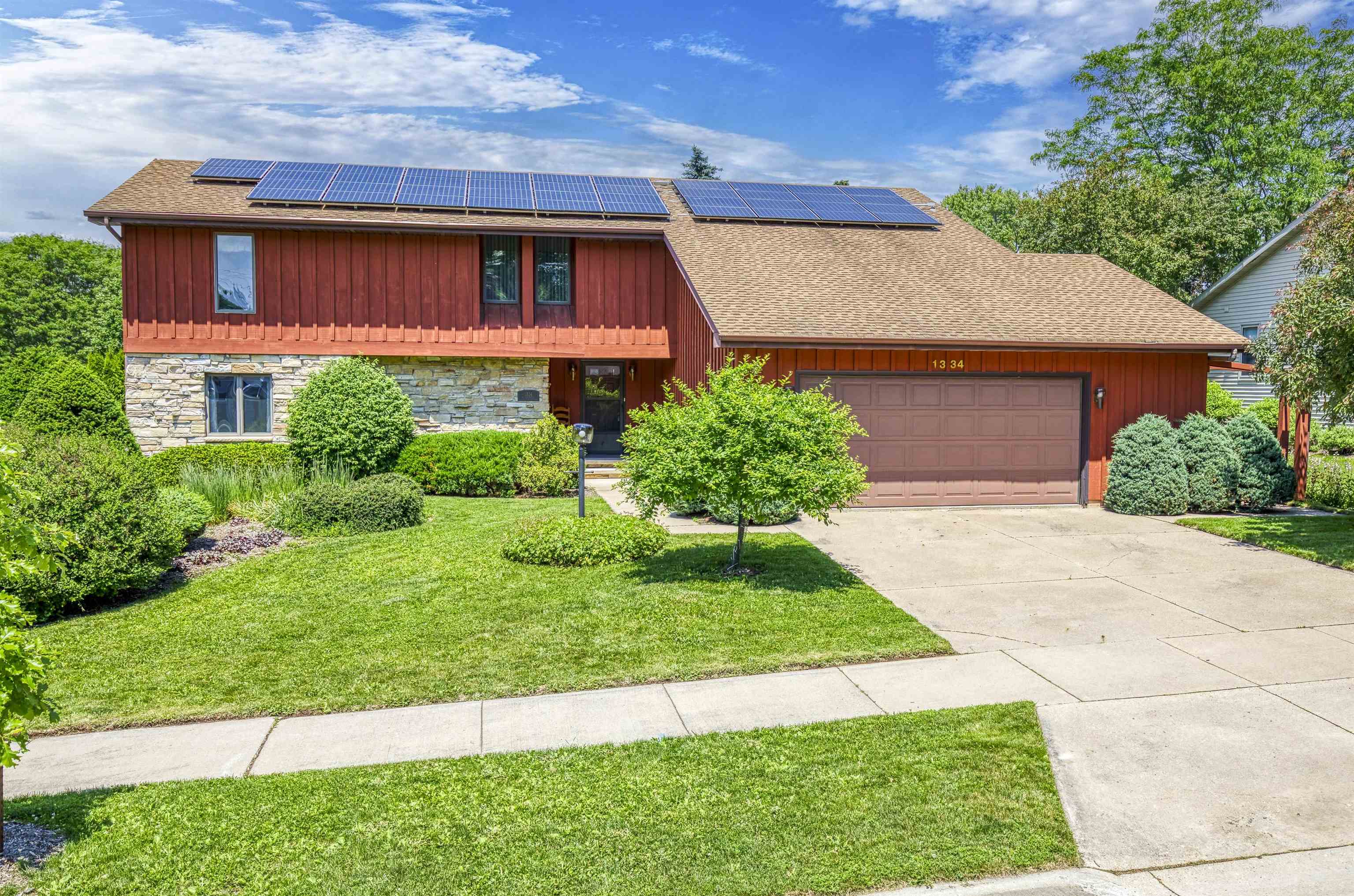 1334 W CLOVERDALE Drive