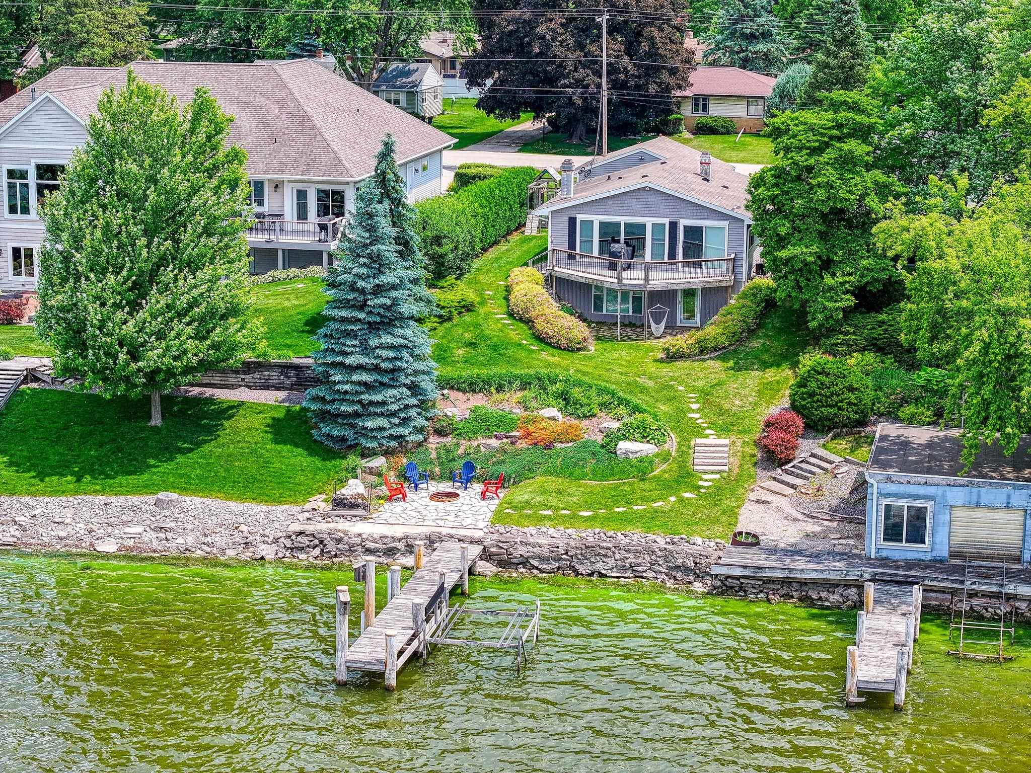 1478 LAKESHORE Drive
