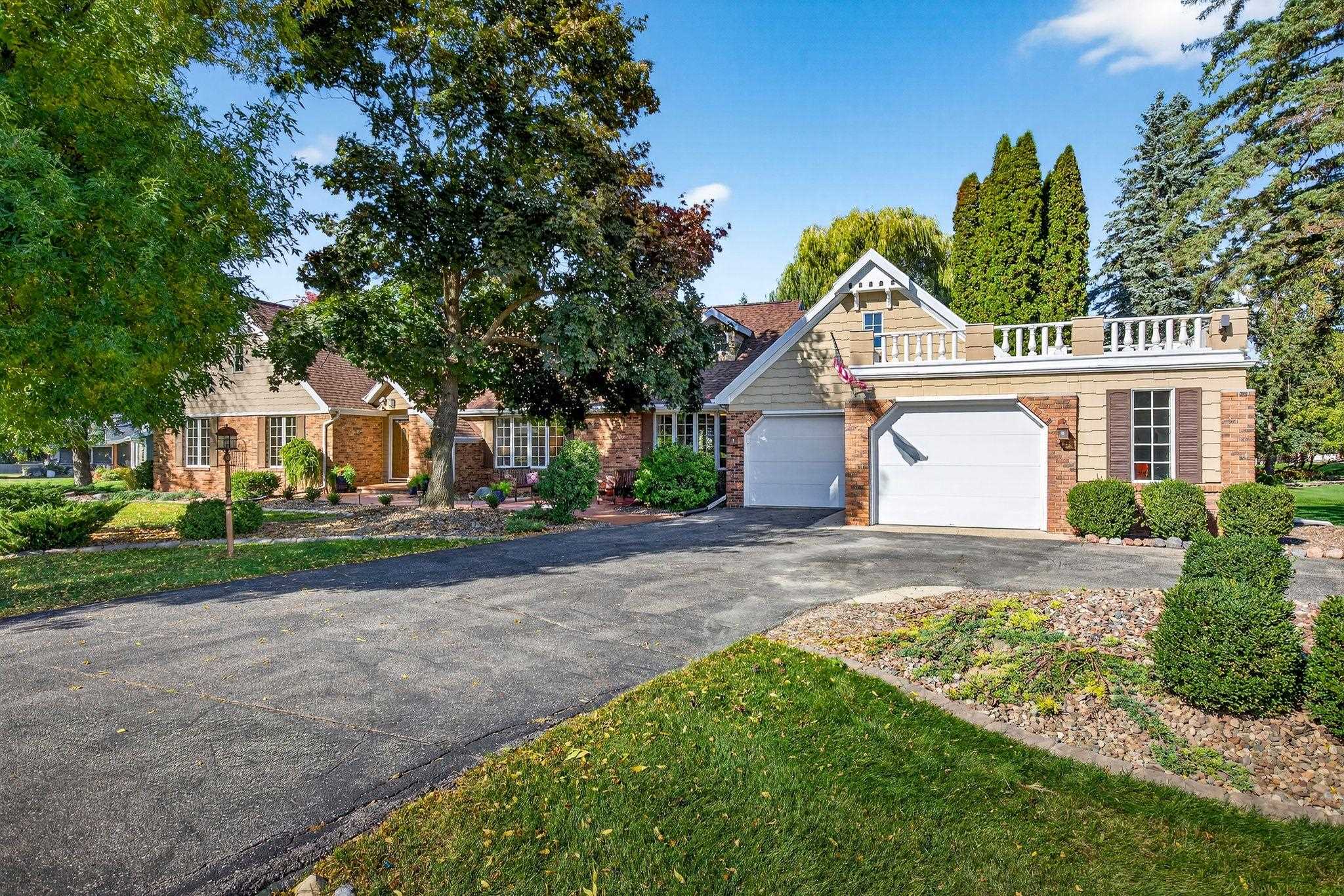 9 MEADOWBROOK Lane