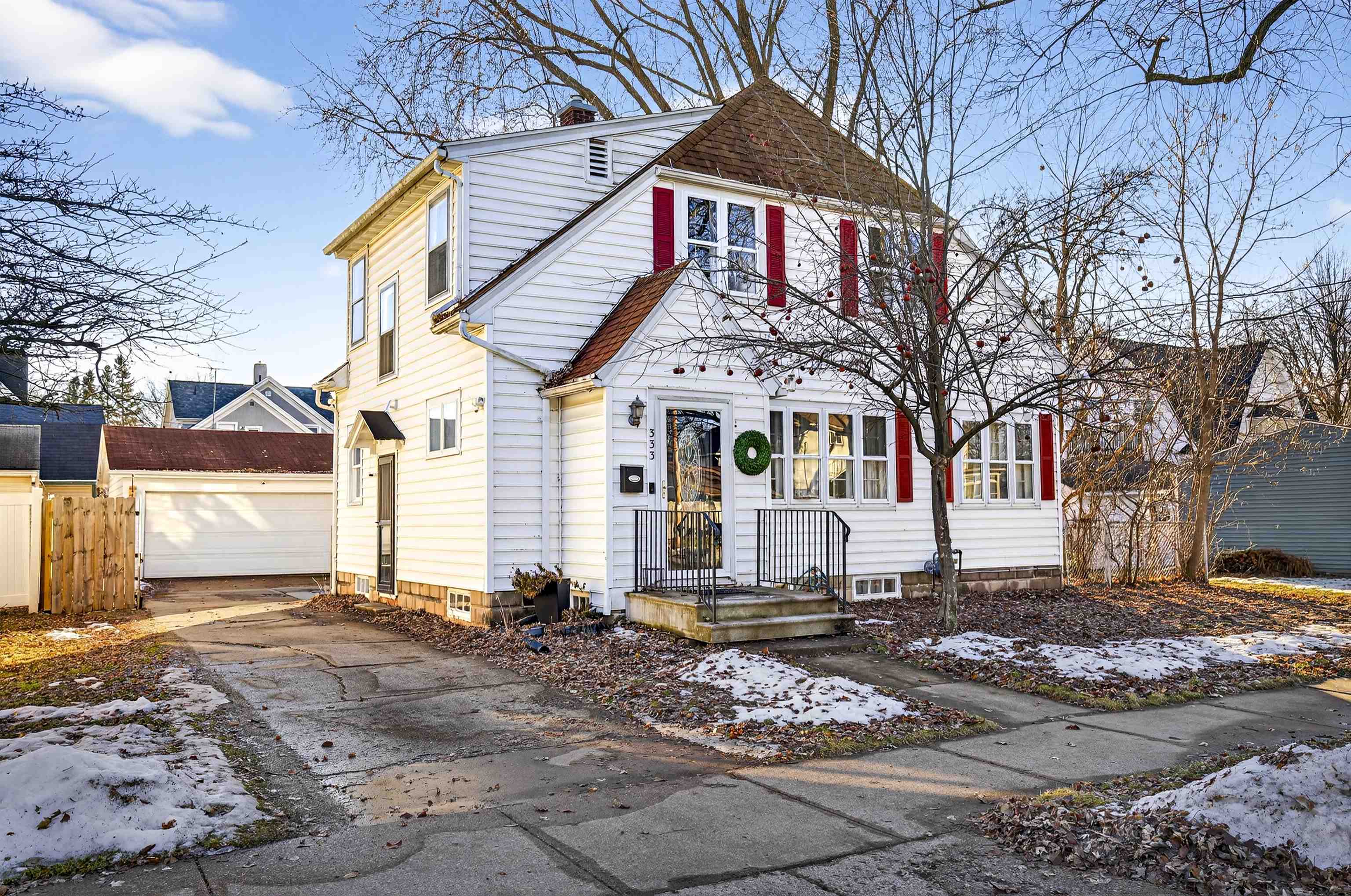 333 W SPRING Street