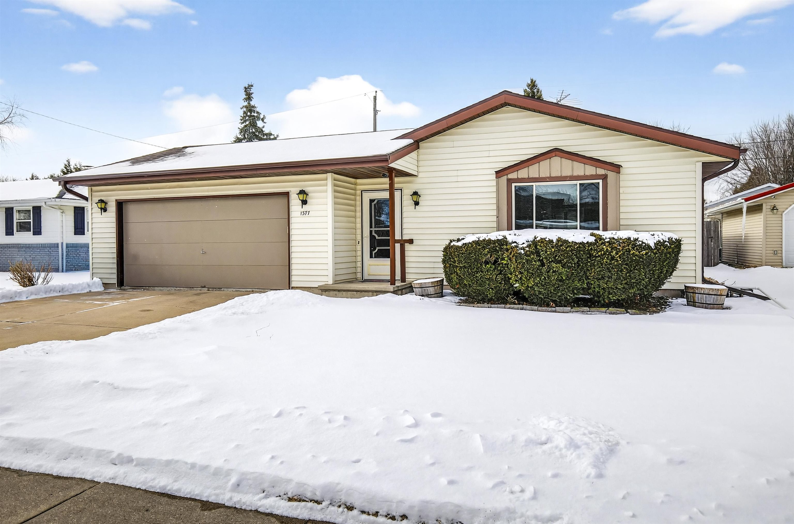 1377 INVERNESS Lane