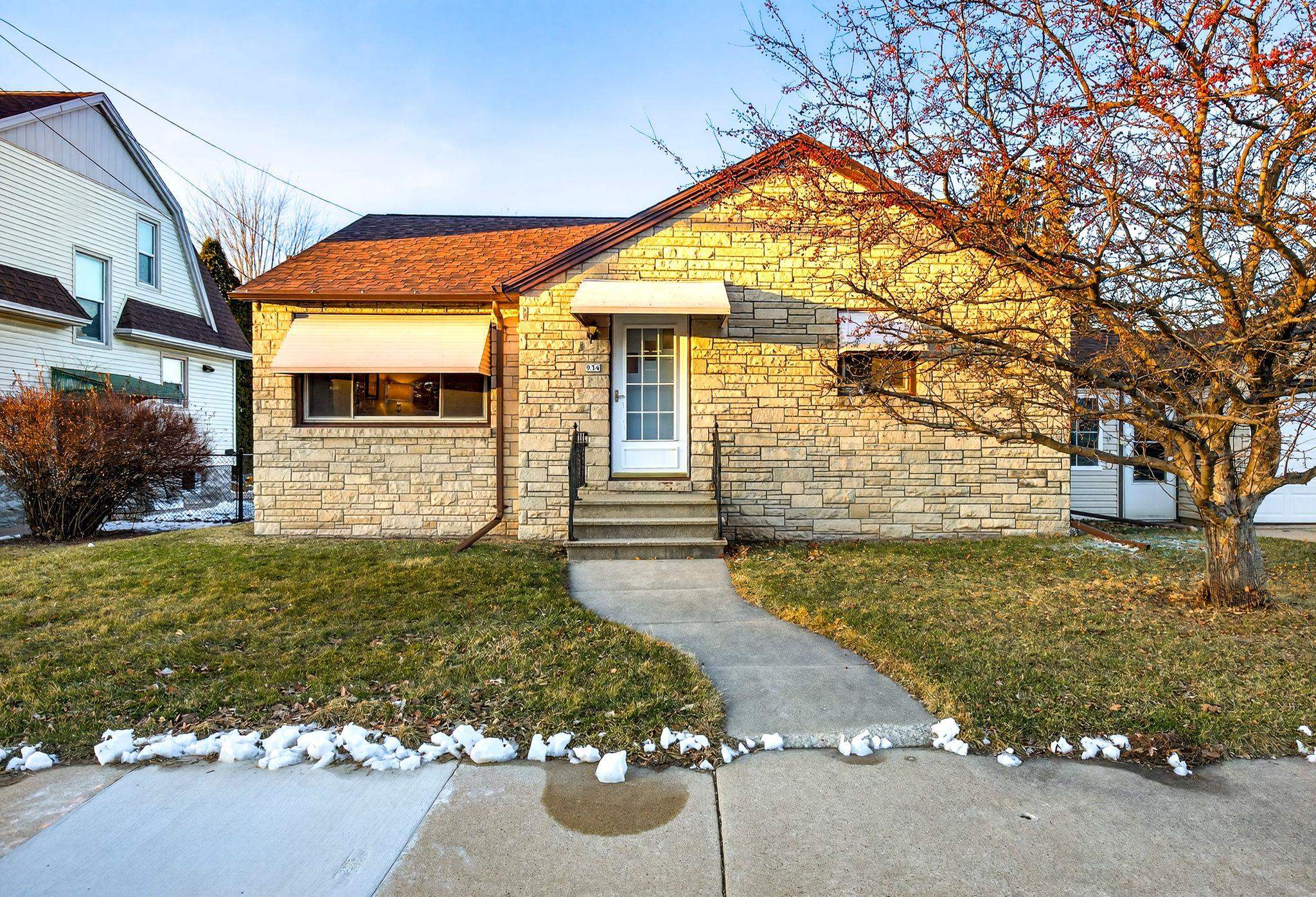 934 W 9TH Avenue