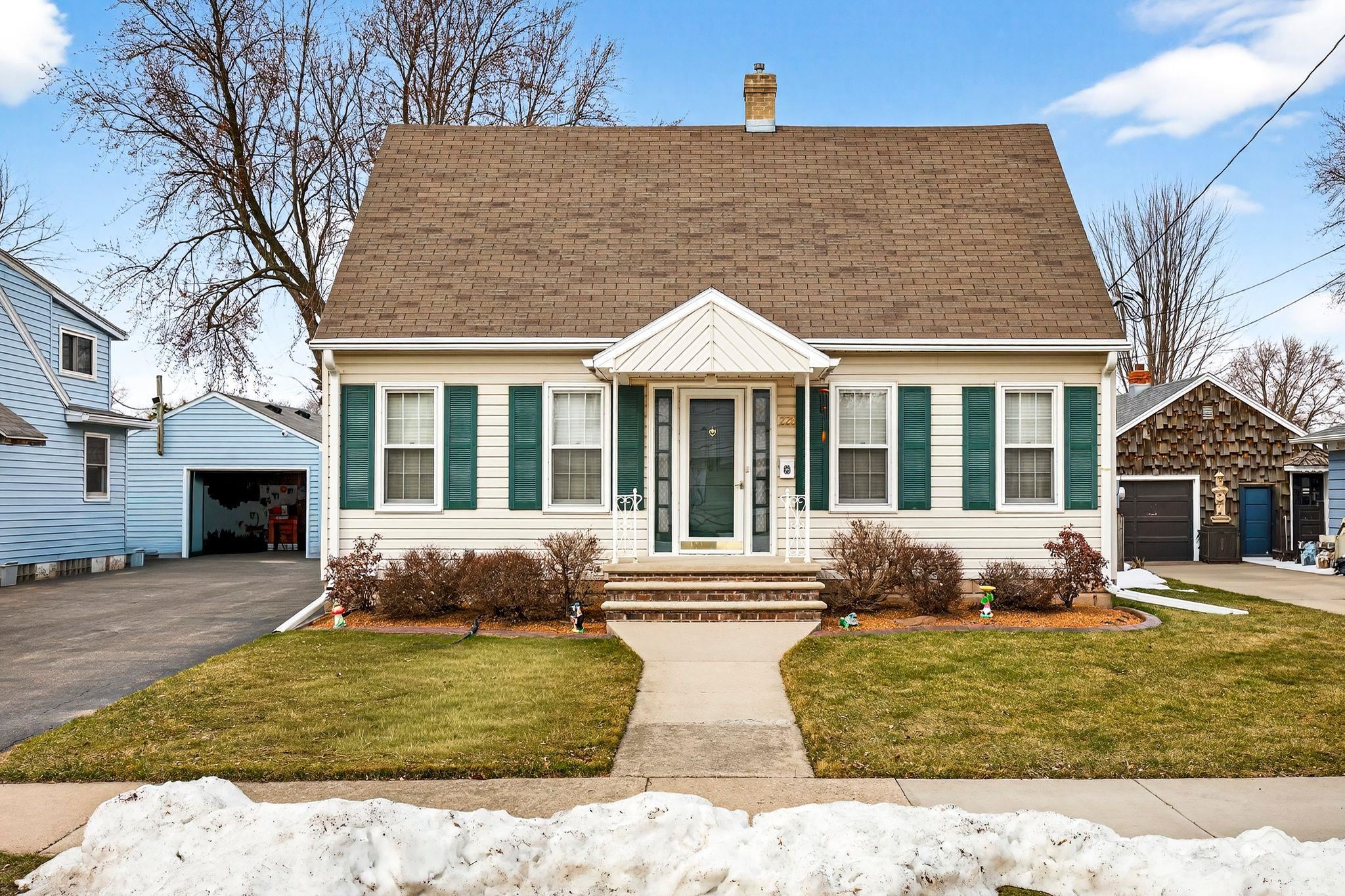 228 FREDERICK Street