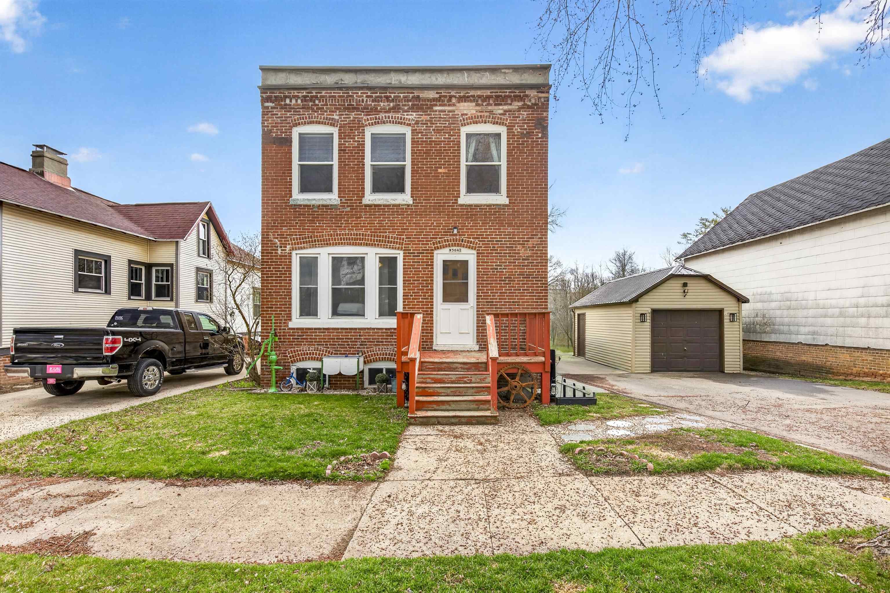 W5642 FAHRENKRUG Street