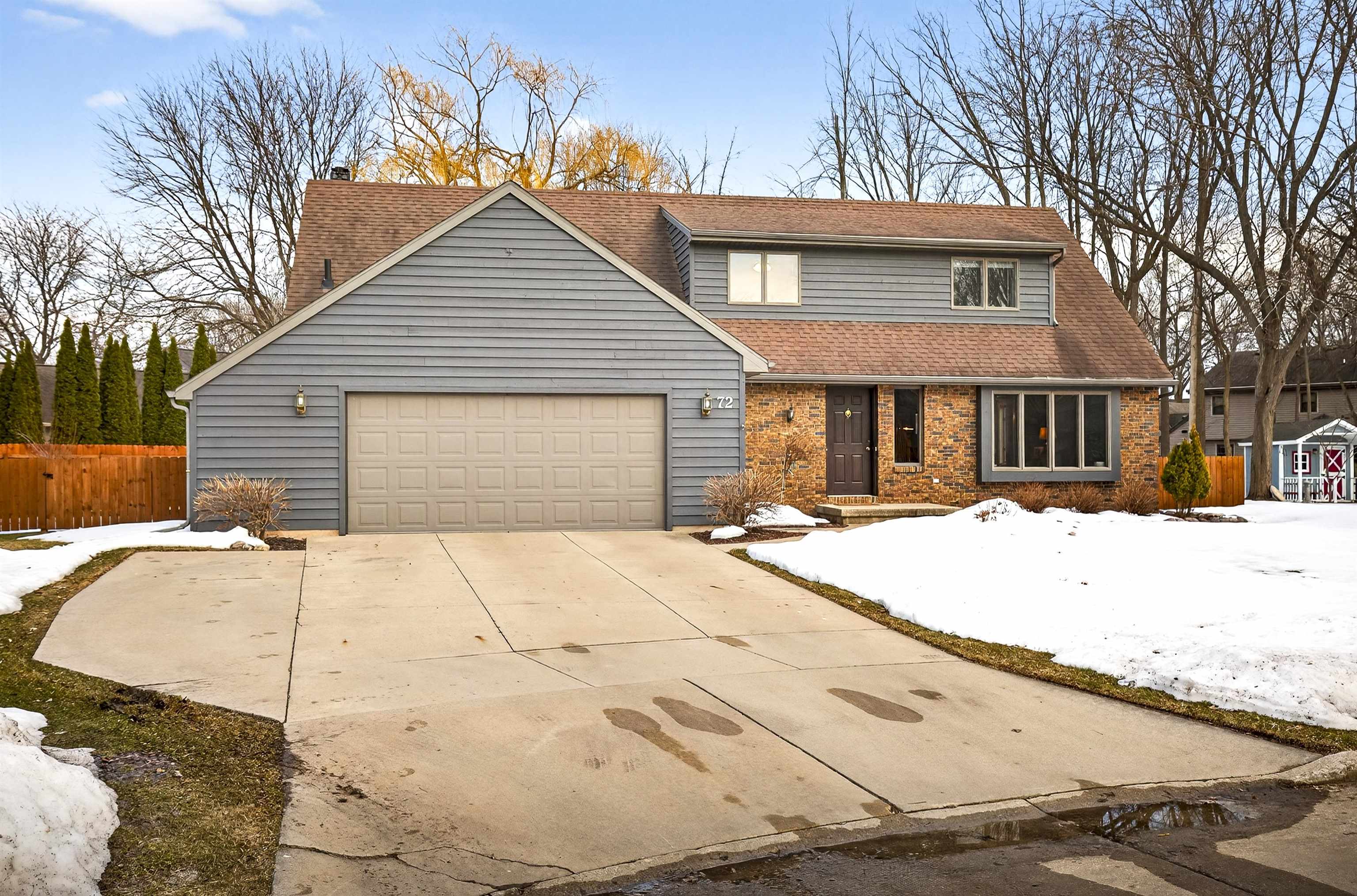 72 THISTLE DOWN Court