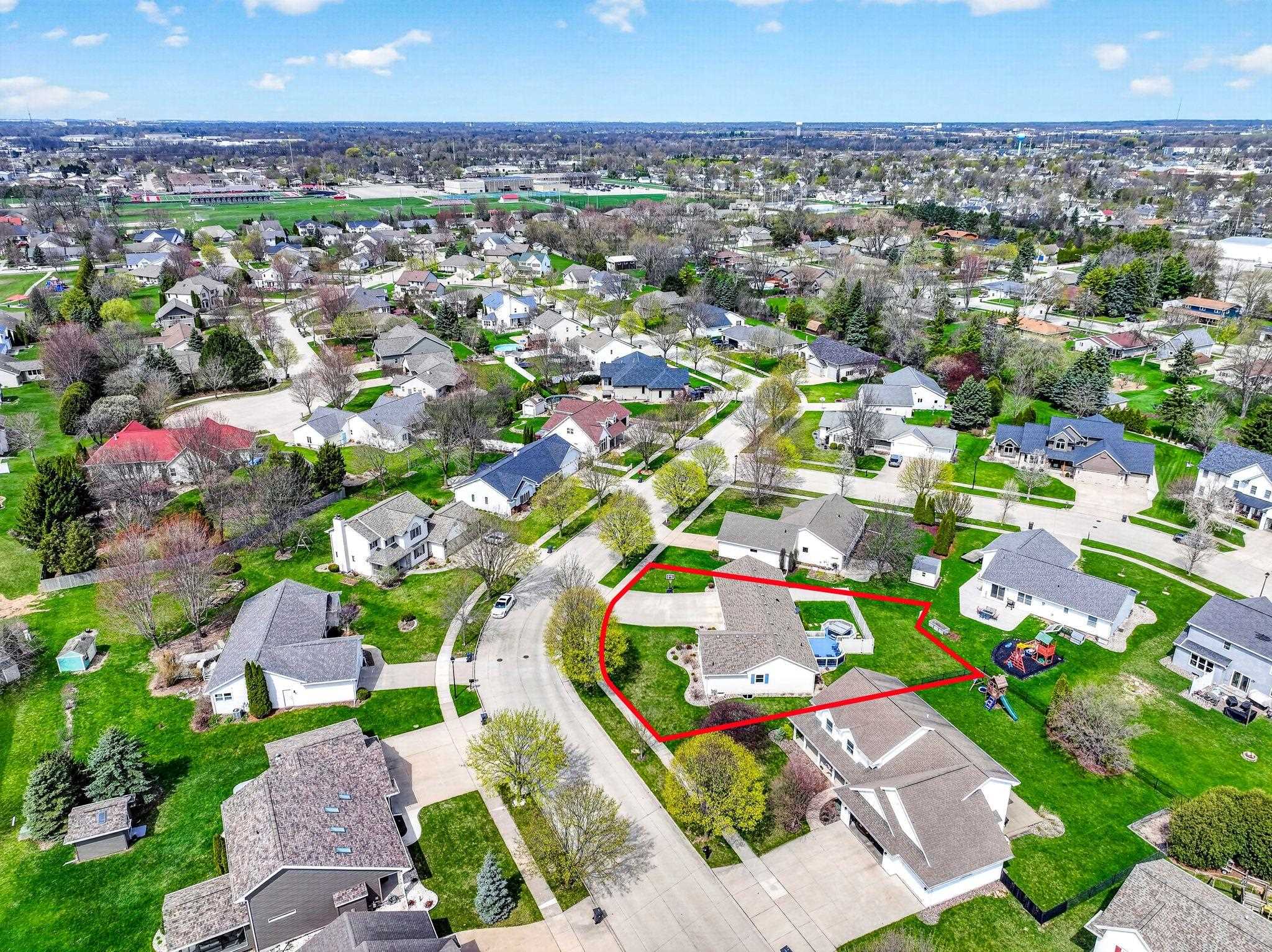 718 APPLEWOOD Drive