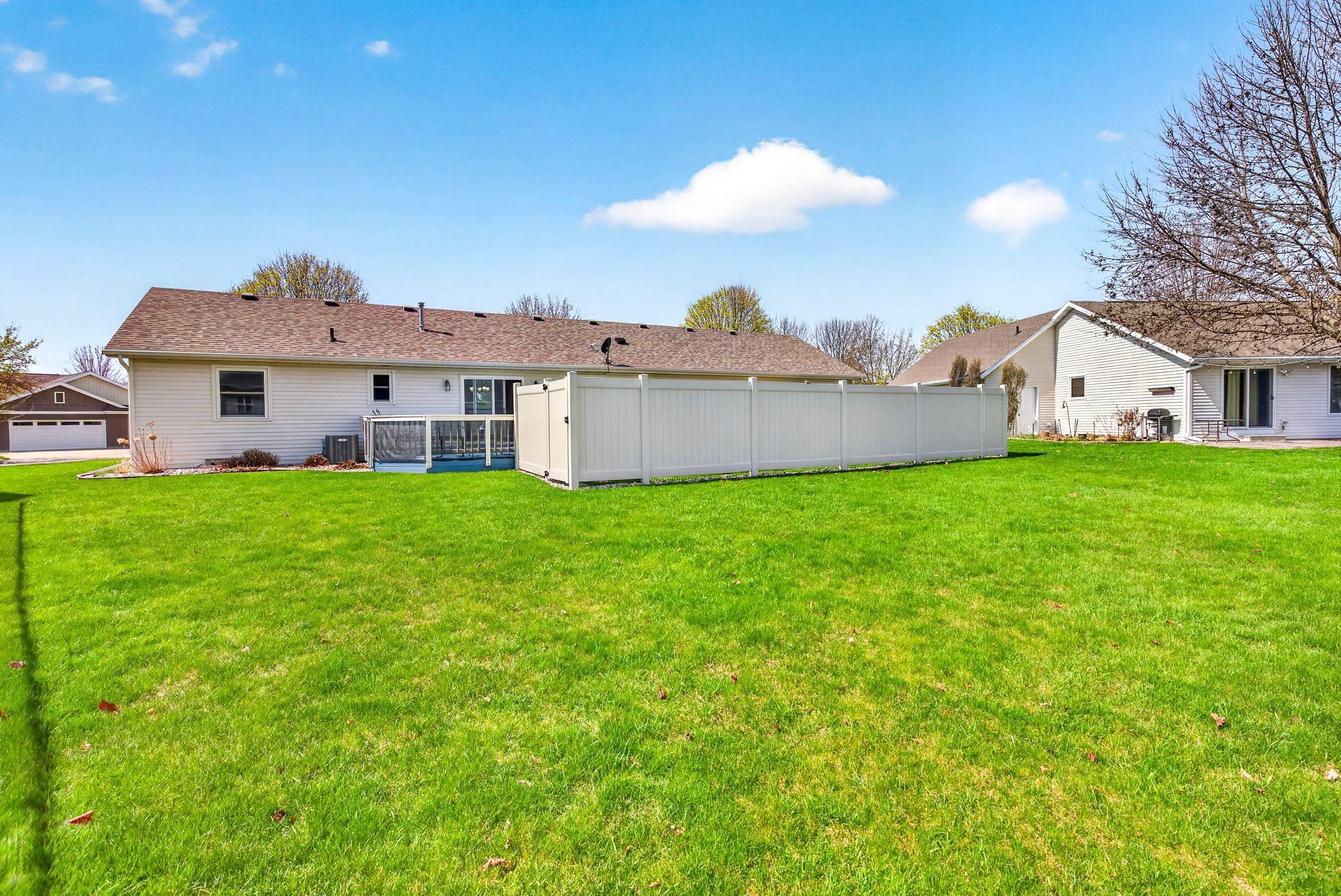 718 APPLEWOOD Drive
