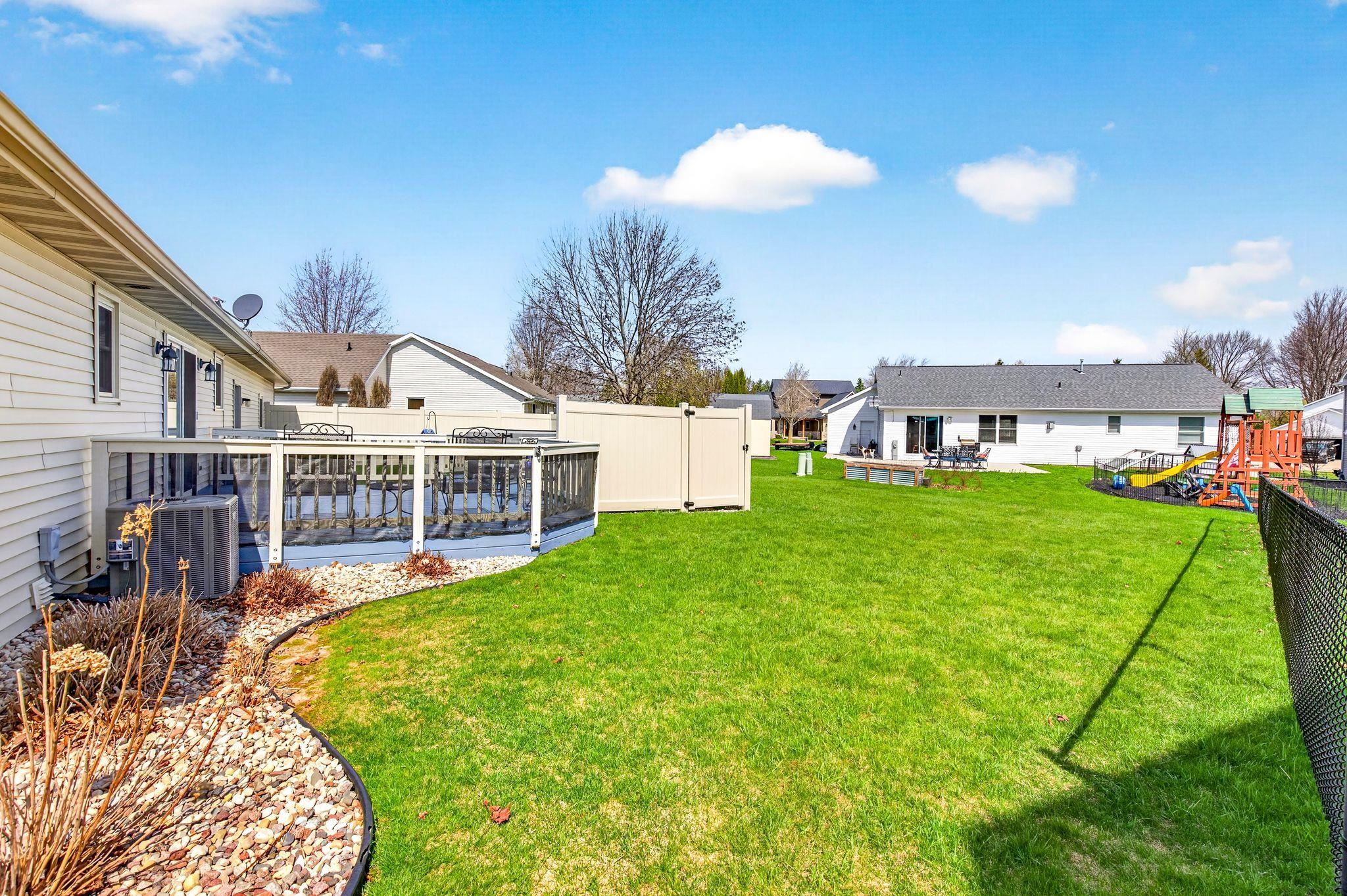 718 APPLEWOOD Drive