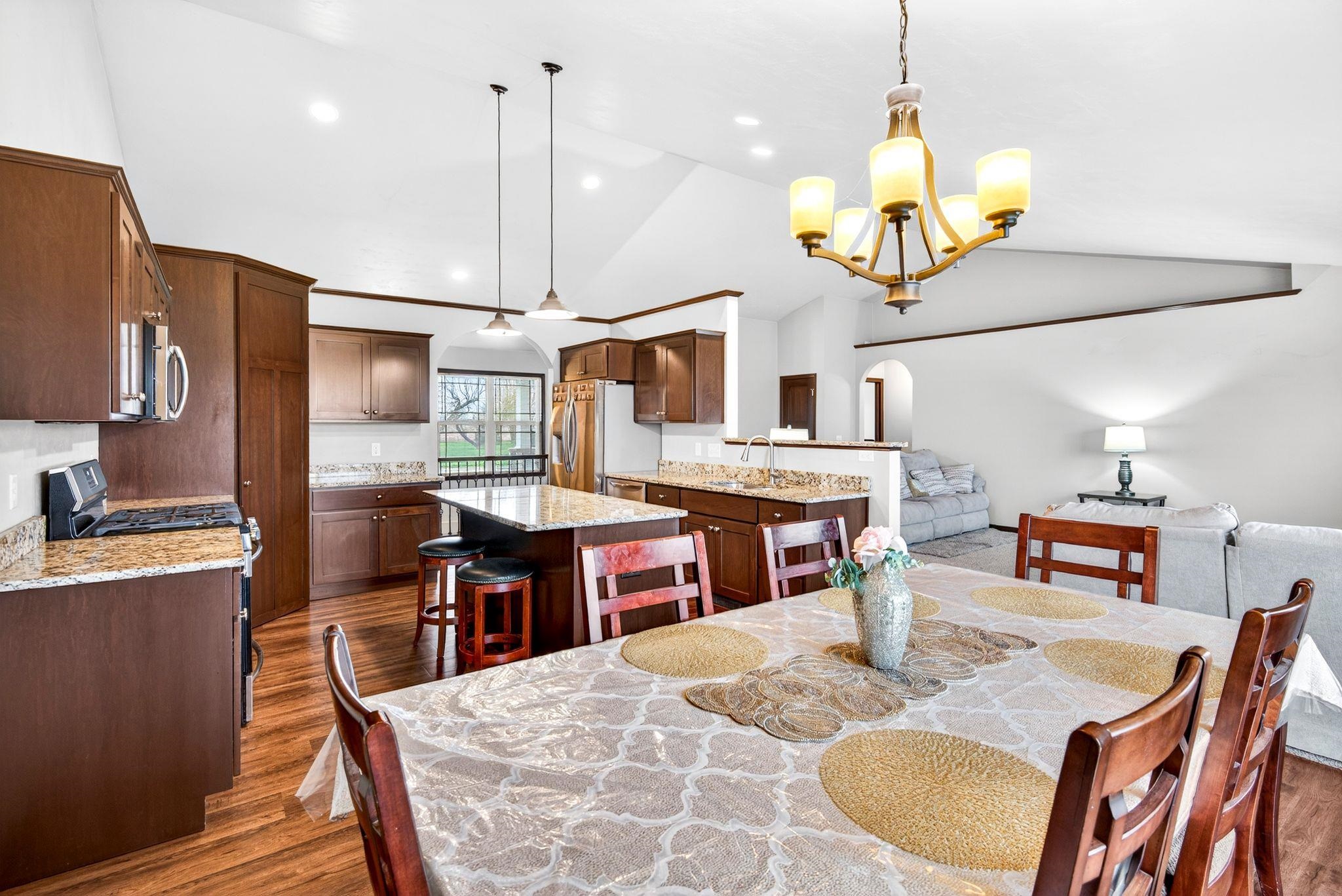 3309 E AQUAMARINE Avenue