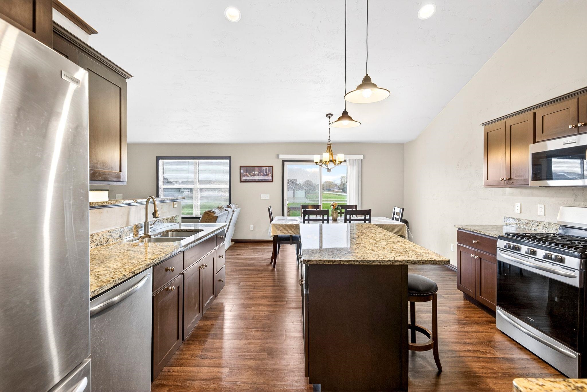 3309 E AQUAMARINE Avenue