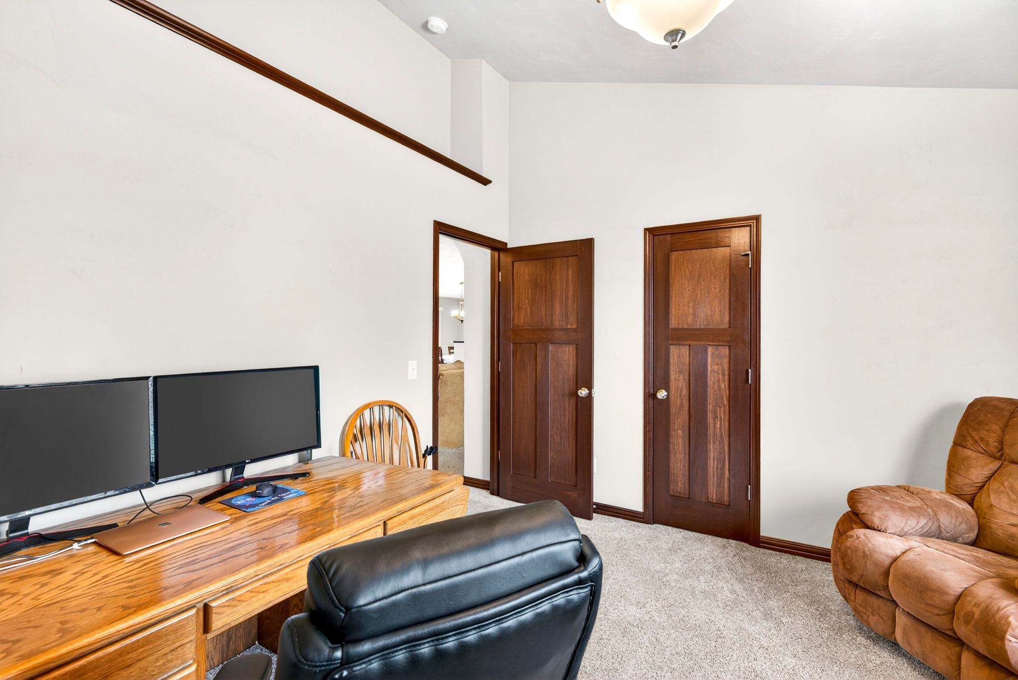 3309 E AQUAMARINE Avenue