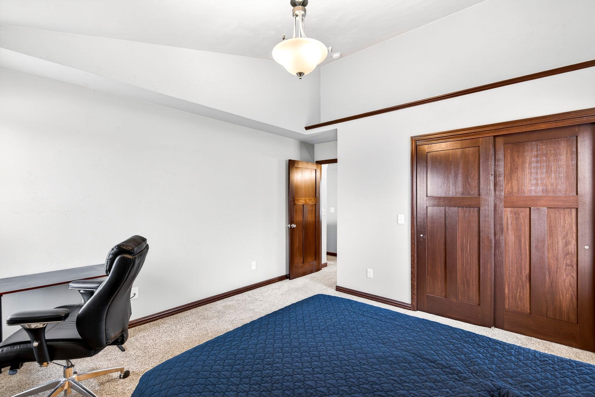 3309 E AQUAMARINE Avenue