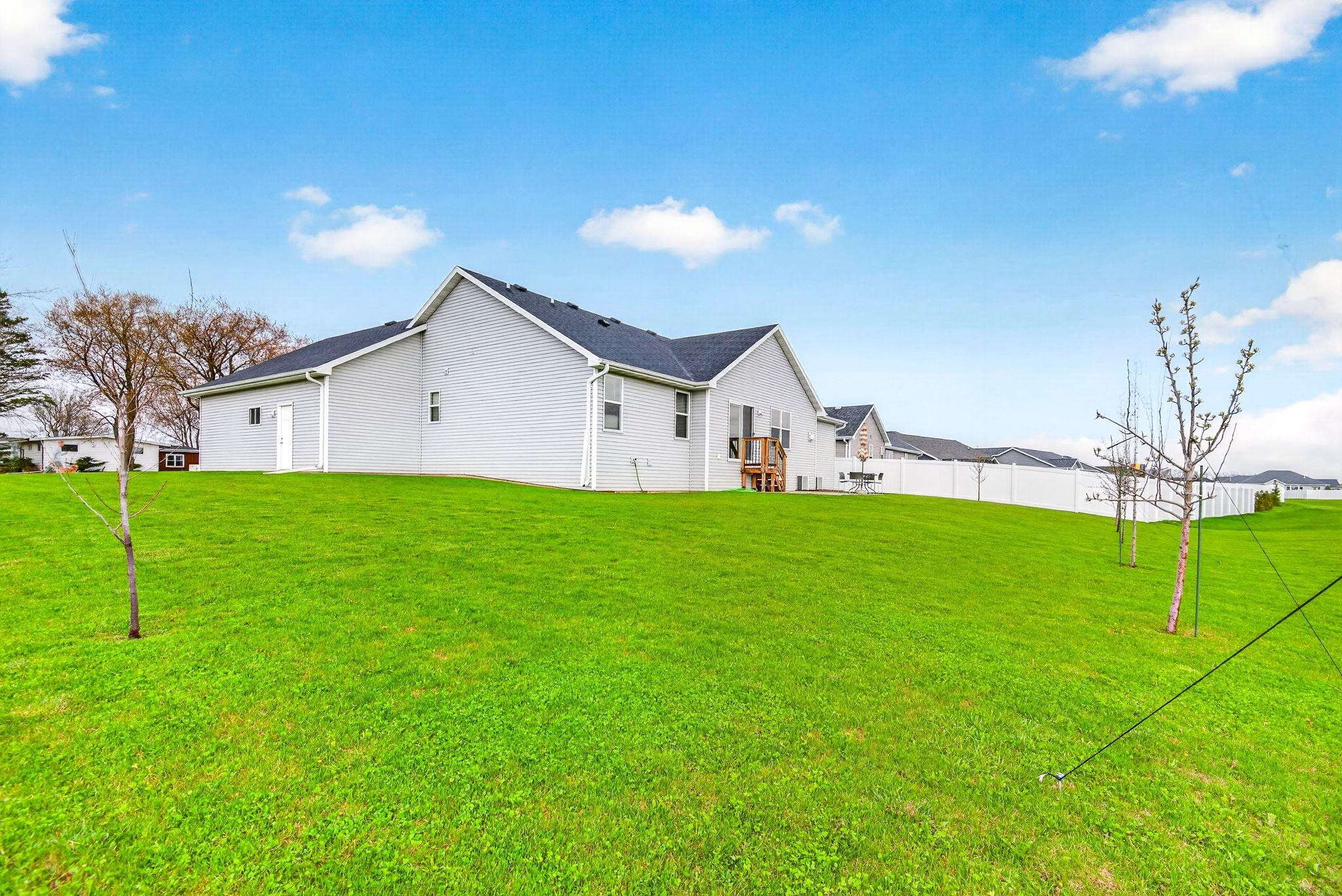 3309 E AQUAMARINE Avenue