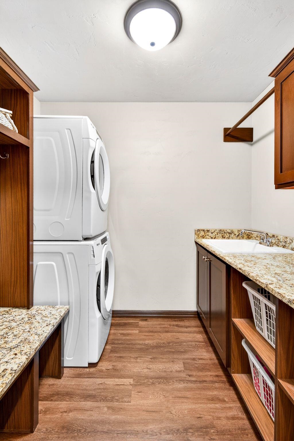 3309 E AQUAMARINE Avenue