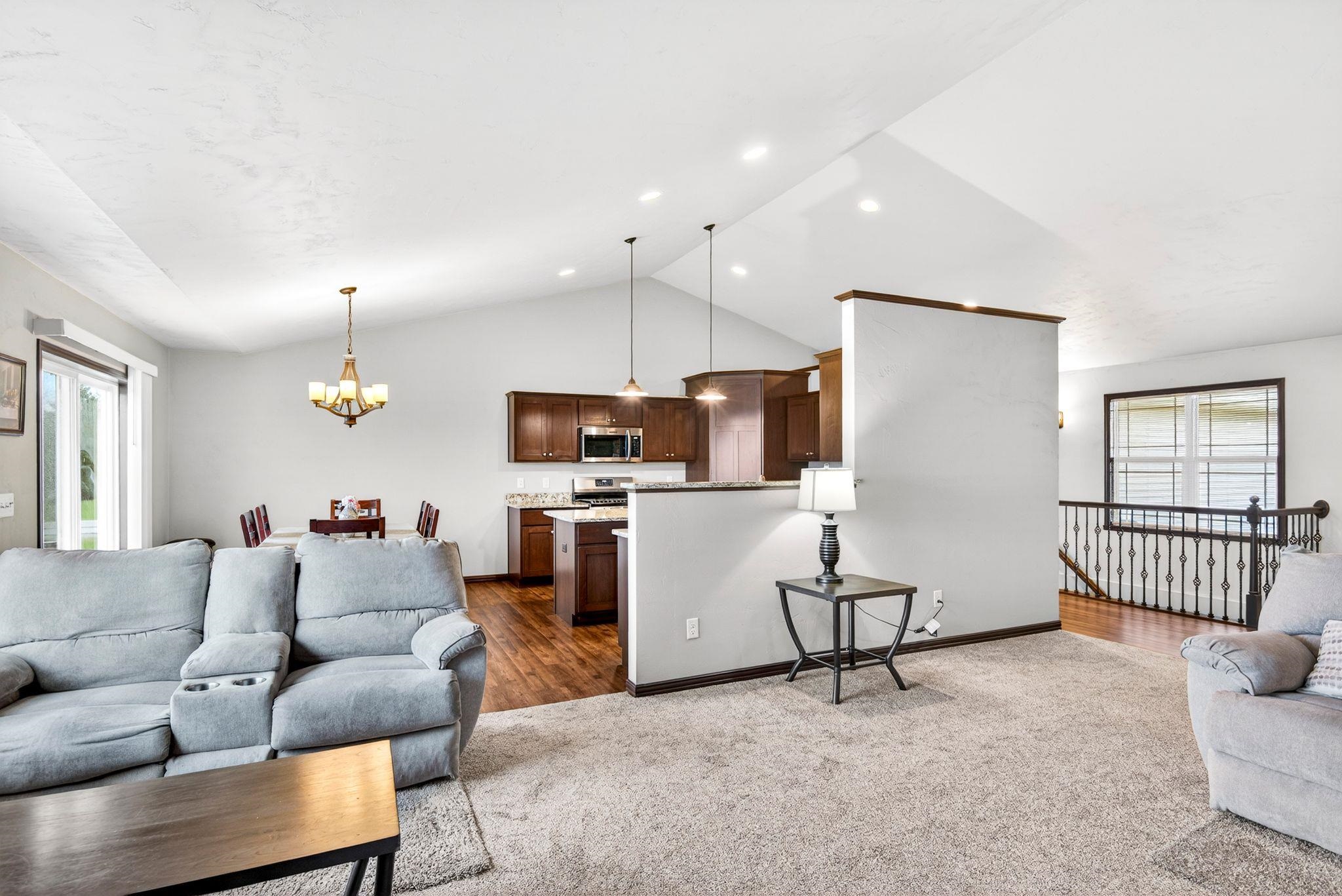 3309 E AQUAMARINE Avenue