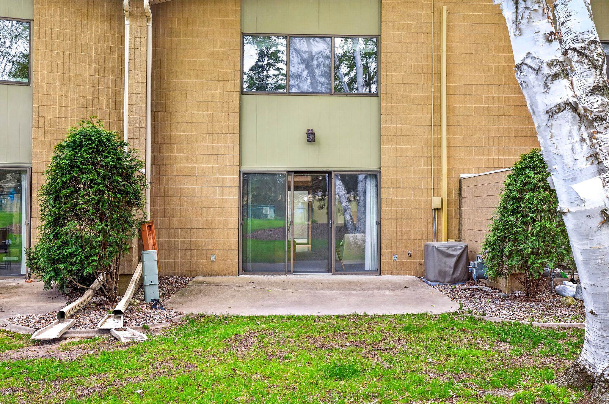 1237 W NICOLET CERCLE